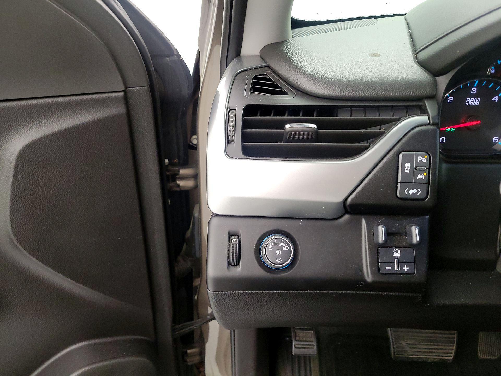 Thumbnail: 2016 Chevrolet Tahoe - 13