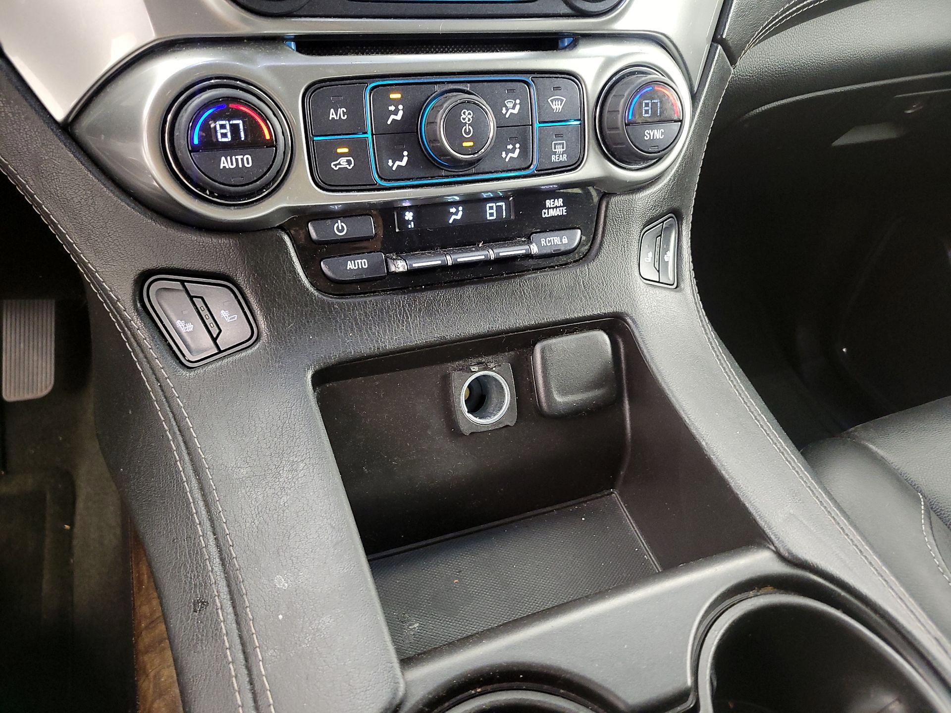 Thumbnail: 2016 Chevrolet Tahoe - 17