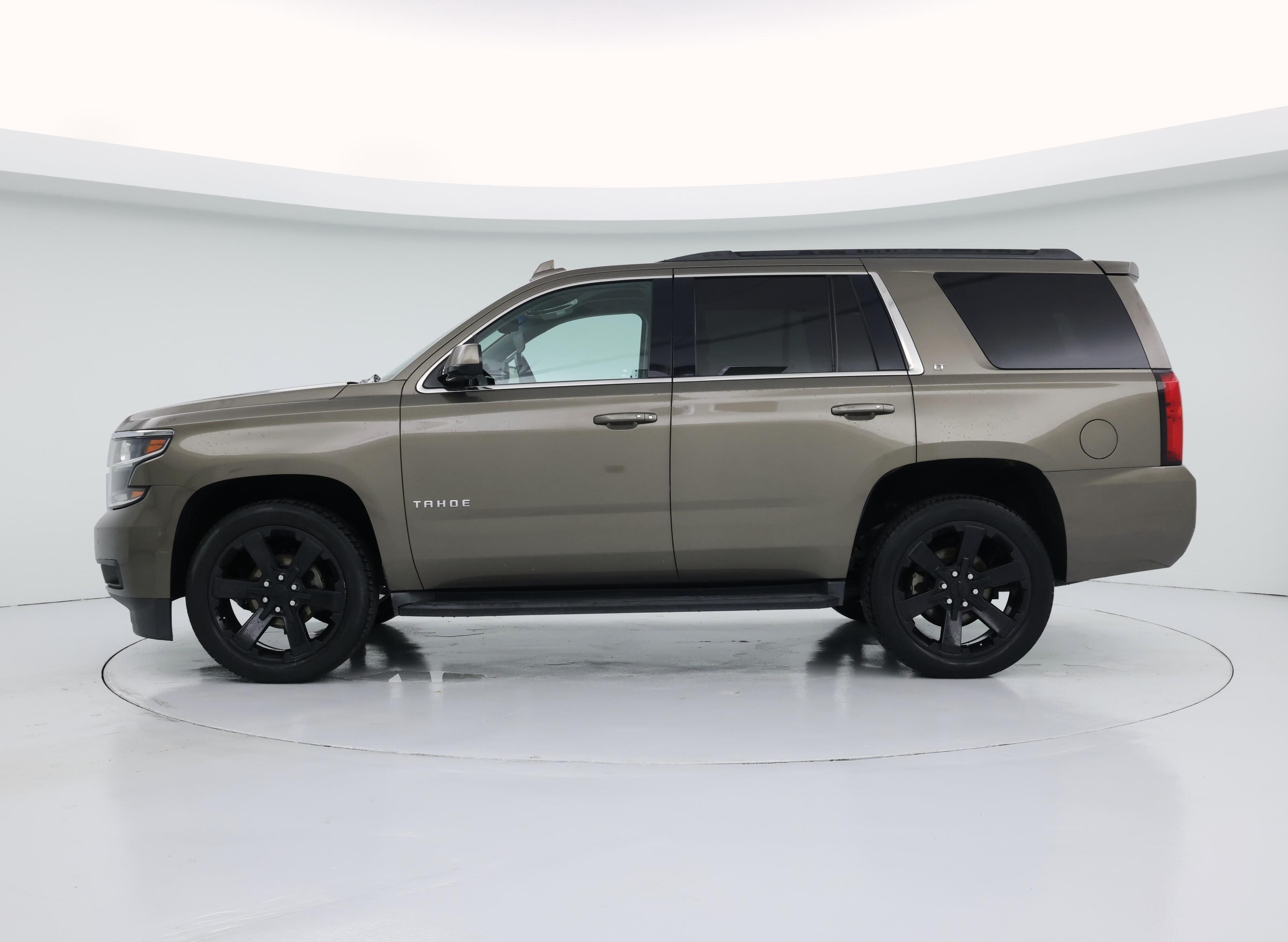Thumbnail: 2016 Chevrolet Tahoe - 3