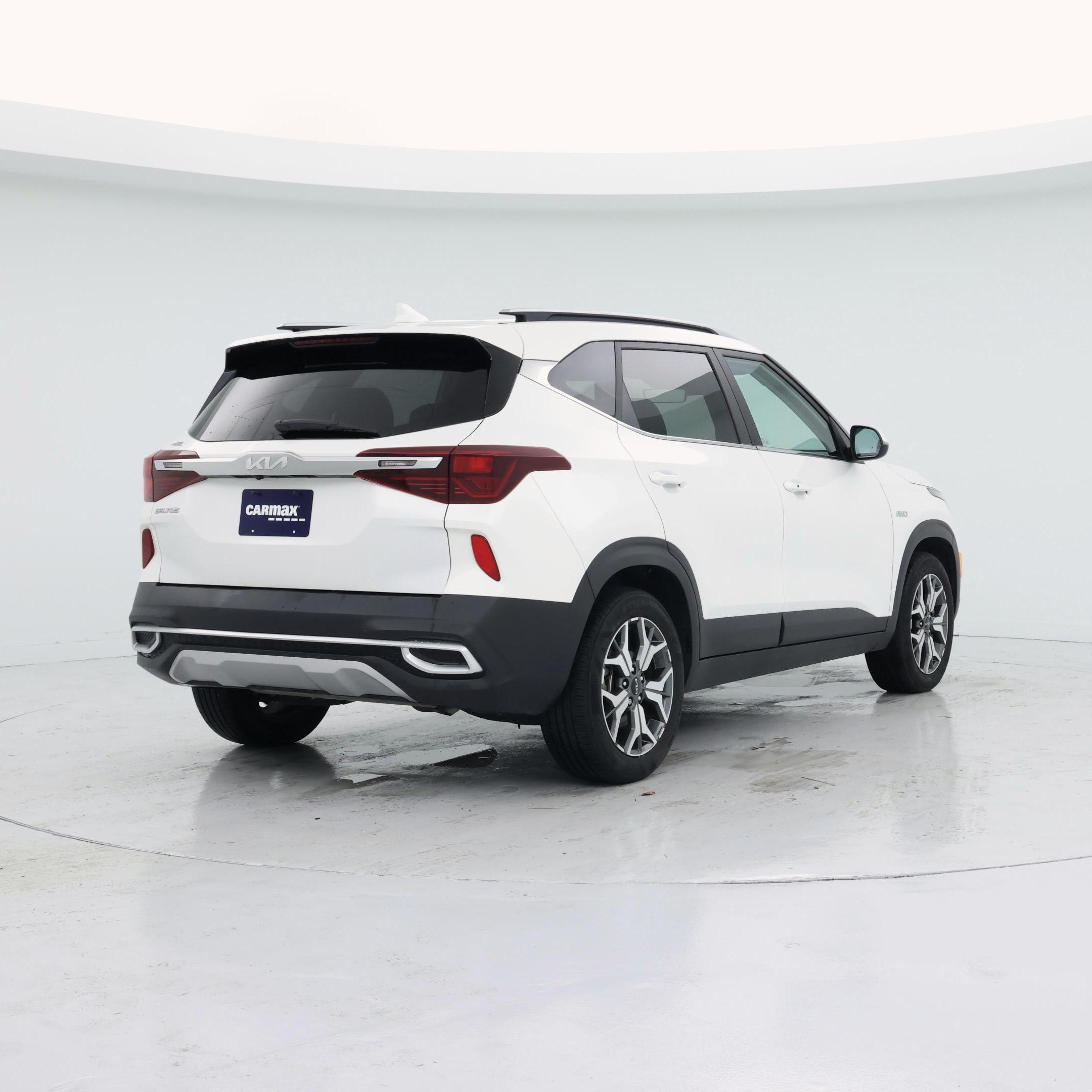 Thumbnail: 2023 Kia Seltos - 8