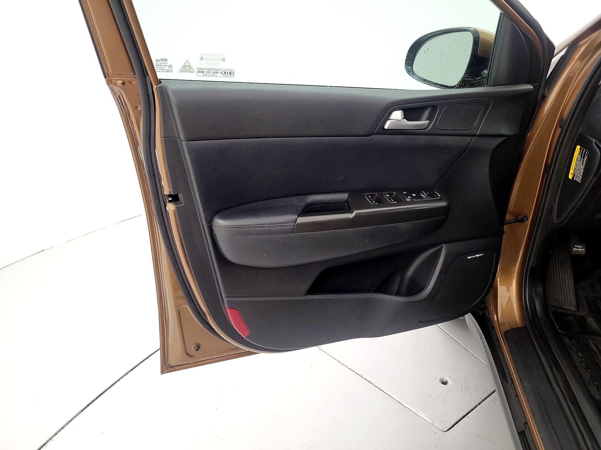 Thumbnail: 2017 Kia Sportage - 12