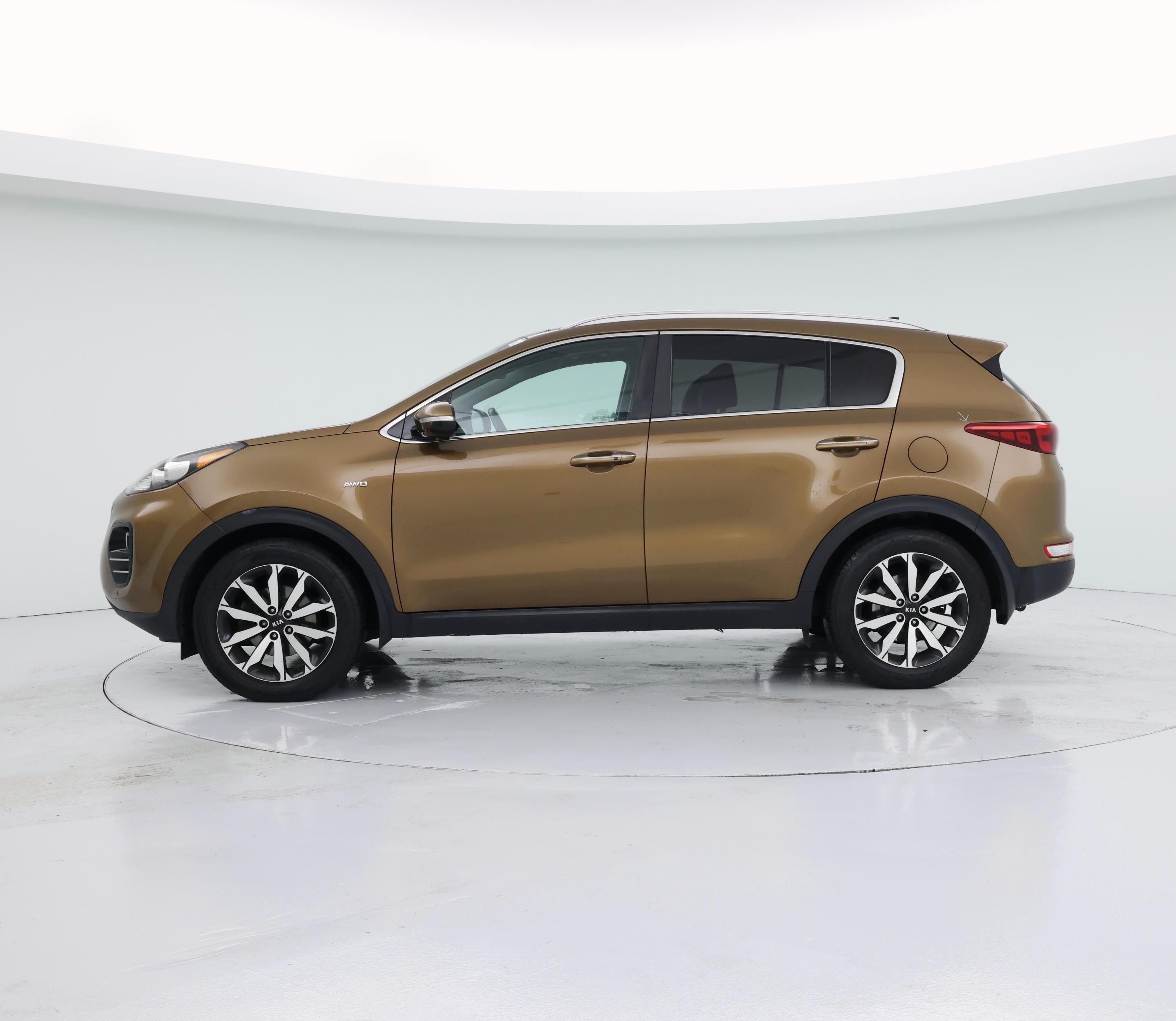 Thumbnail: 2017 Kia Sportage - 3