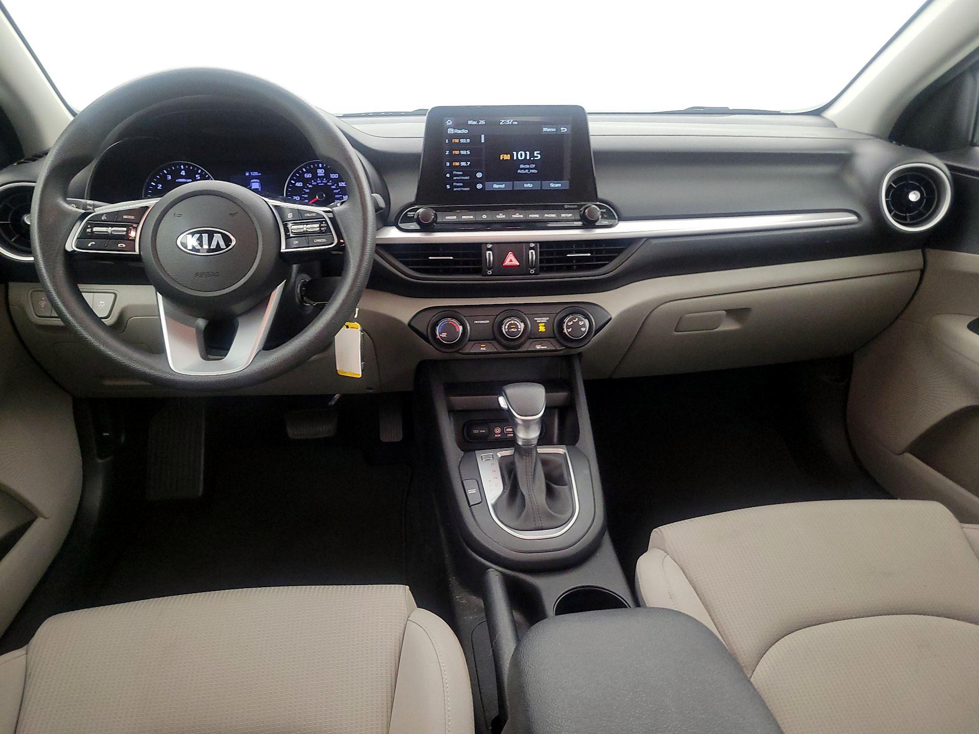 Thumbnail: 2020 Kia Forte - 9