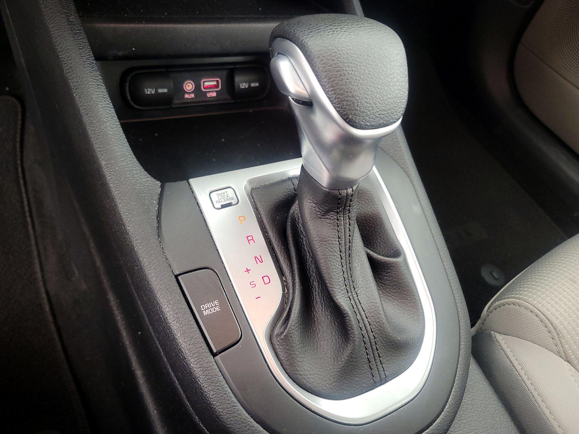 Thumbnail: 2020 Kia Forte - 17