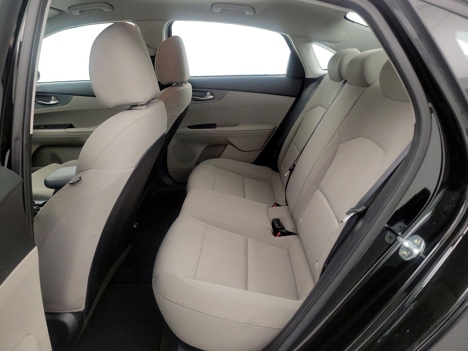 Thumbnail: 2020 Kia Forte - 19