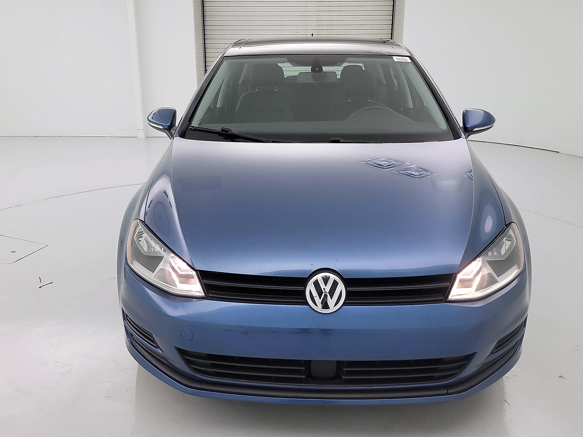 Thumbnail: 2017 Volkswagen Golf - 2