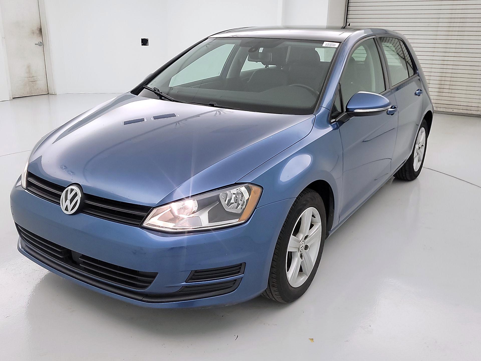 Thumbnail: 2017 Volkswagen Golf - 3
