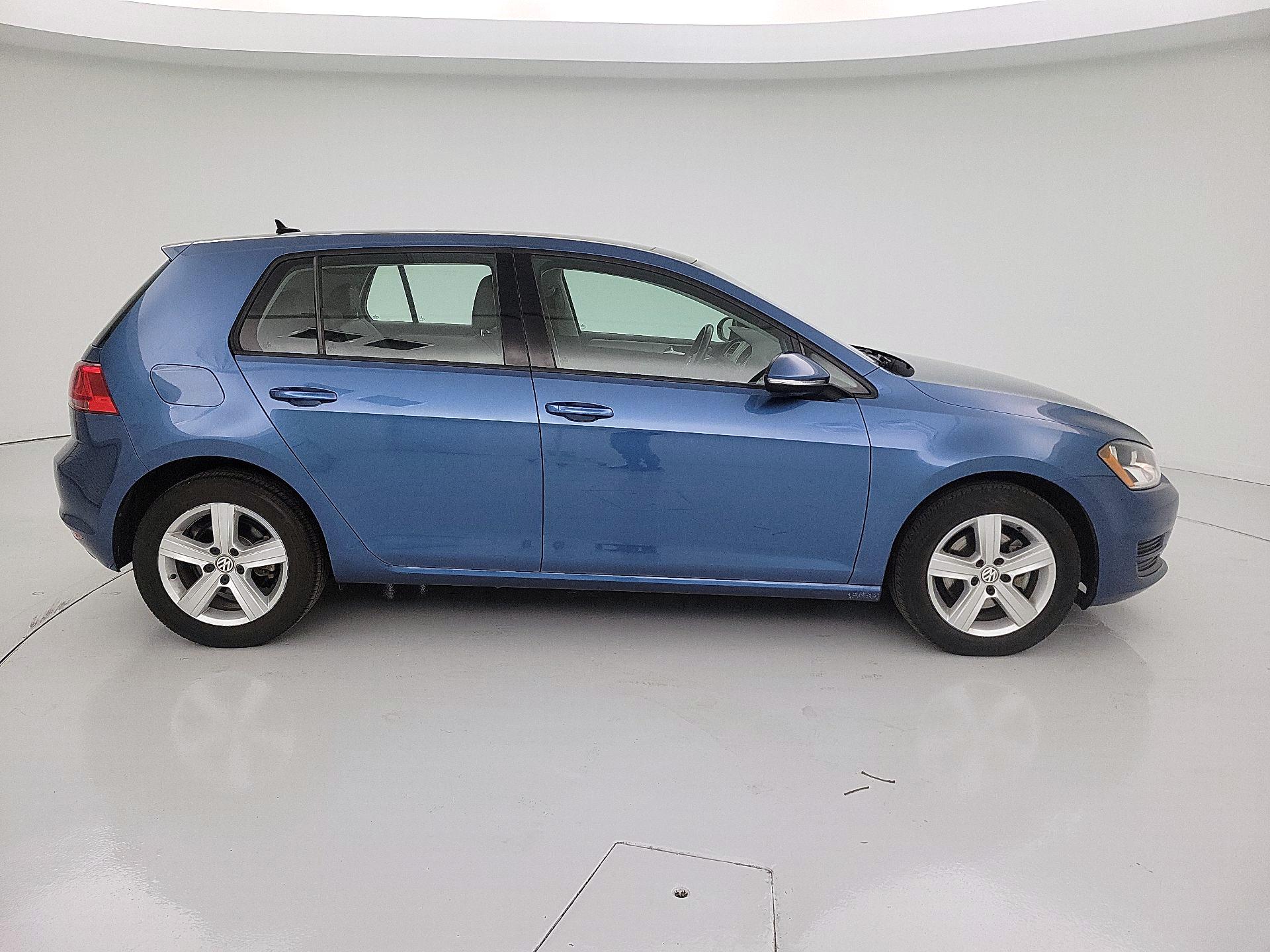 Thumbnail: 2017 Volkswagen Golf - 4