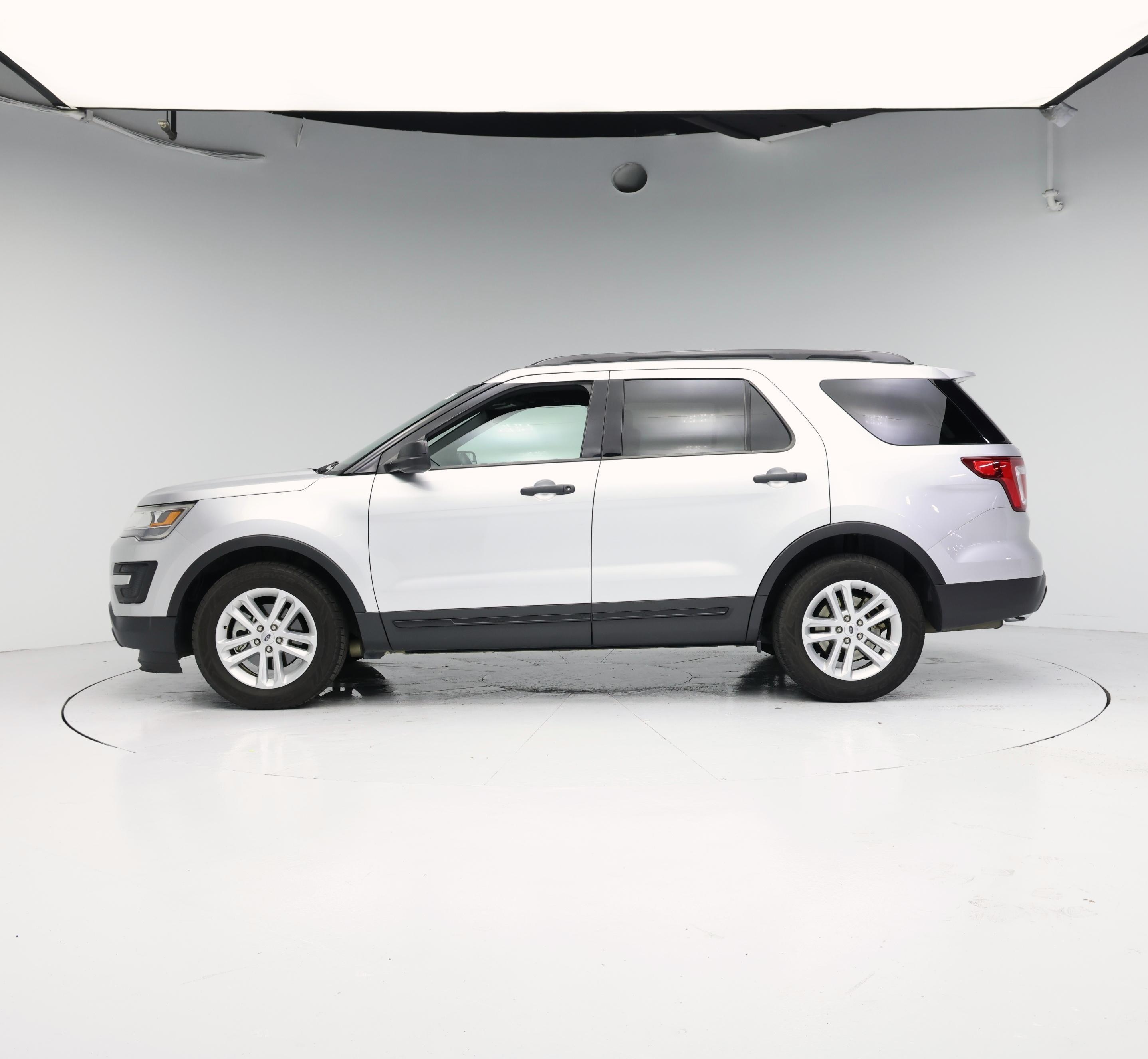 Thumbnail: 2017 Ford Explorer - 3