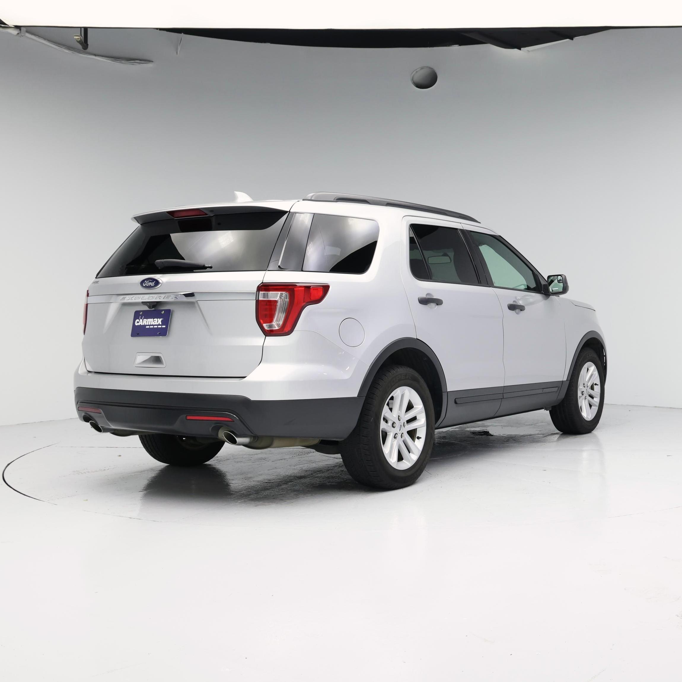 Thumbnail: 2017 Ford Explorer - 8