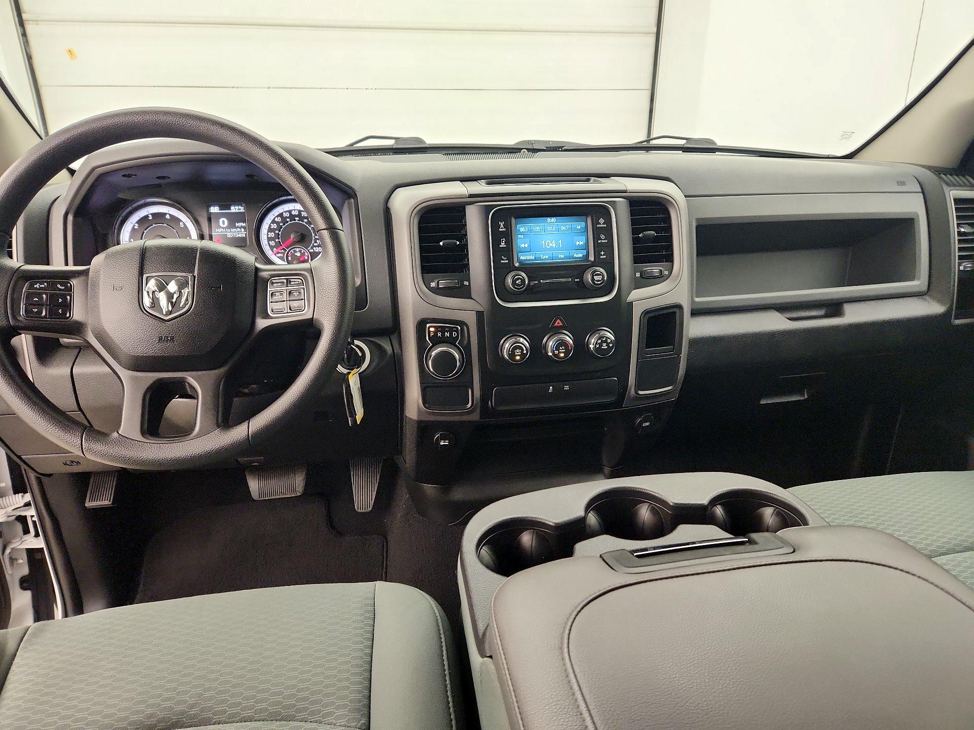 Thumbnail: 2020 RAM 1500 Classic - 9