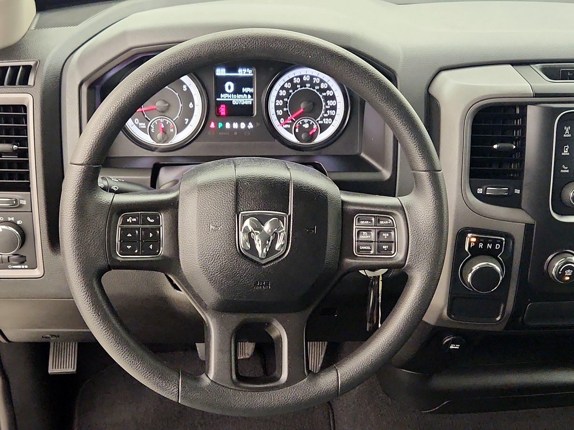 Thumbnail: 2020 RAM 1500 Classic - 10