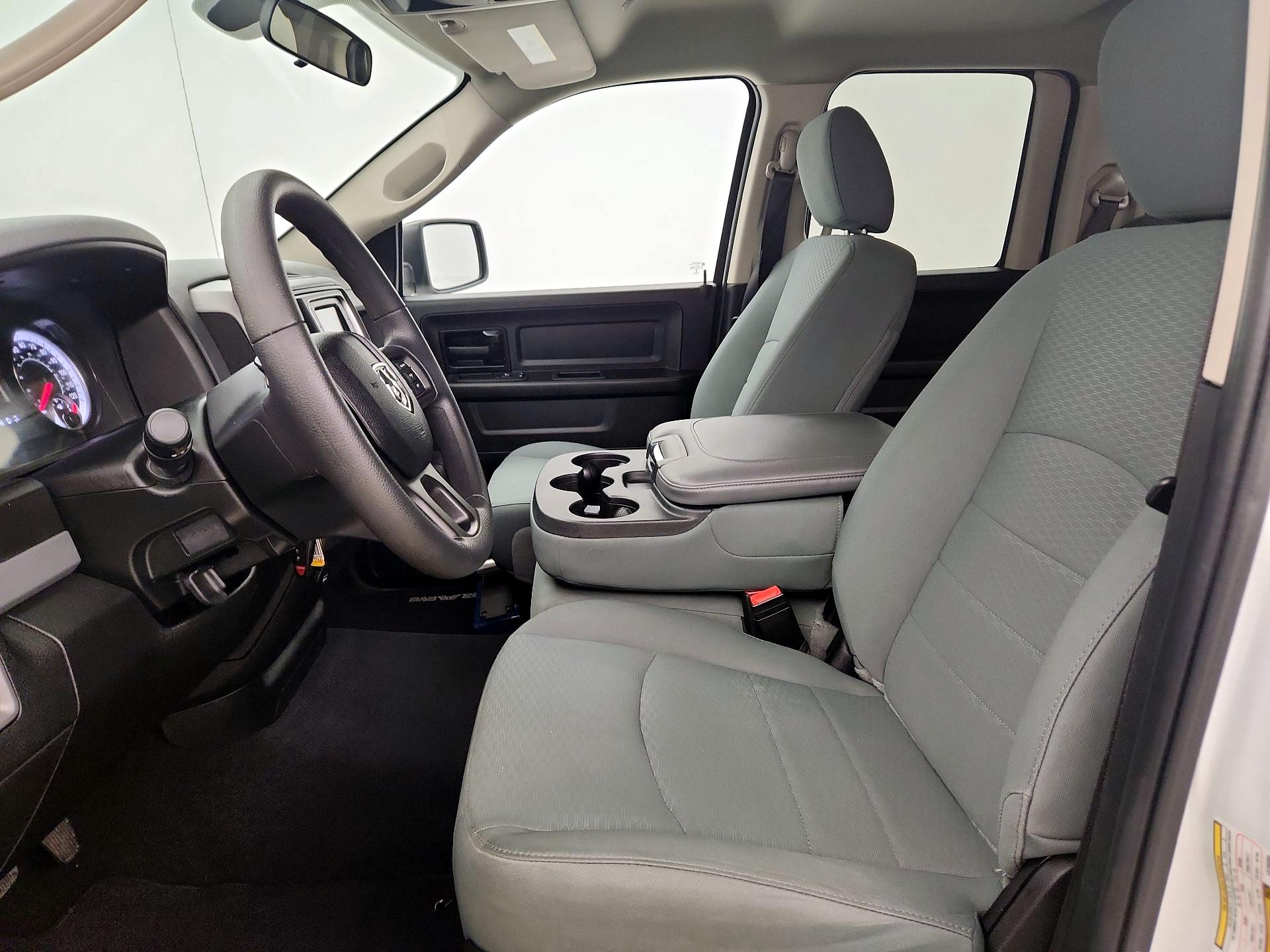 Thumbnail: 2020 RAM 1500 Classic - 11