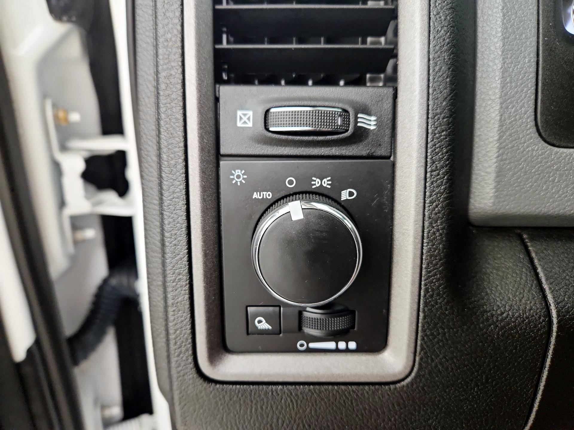 Thumbnail: 2020 RAM 1500 Classic - 13