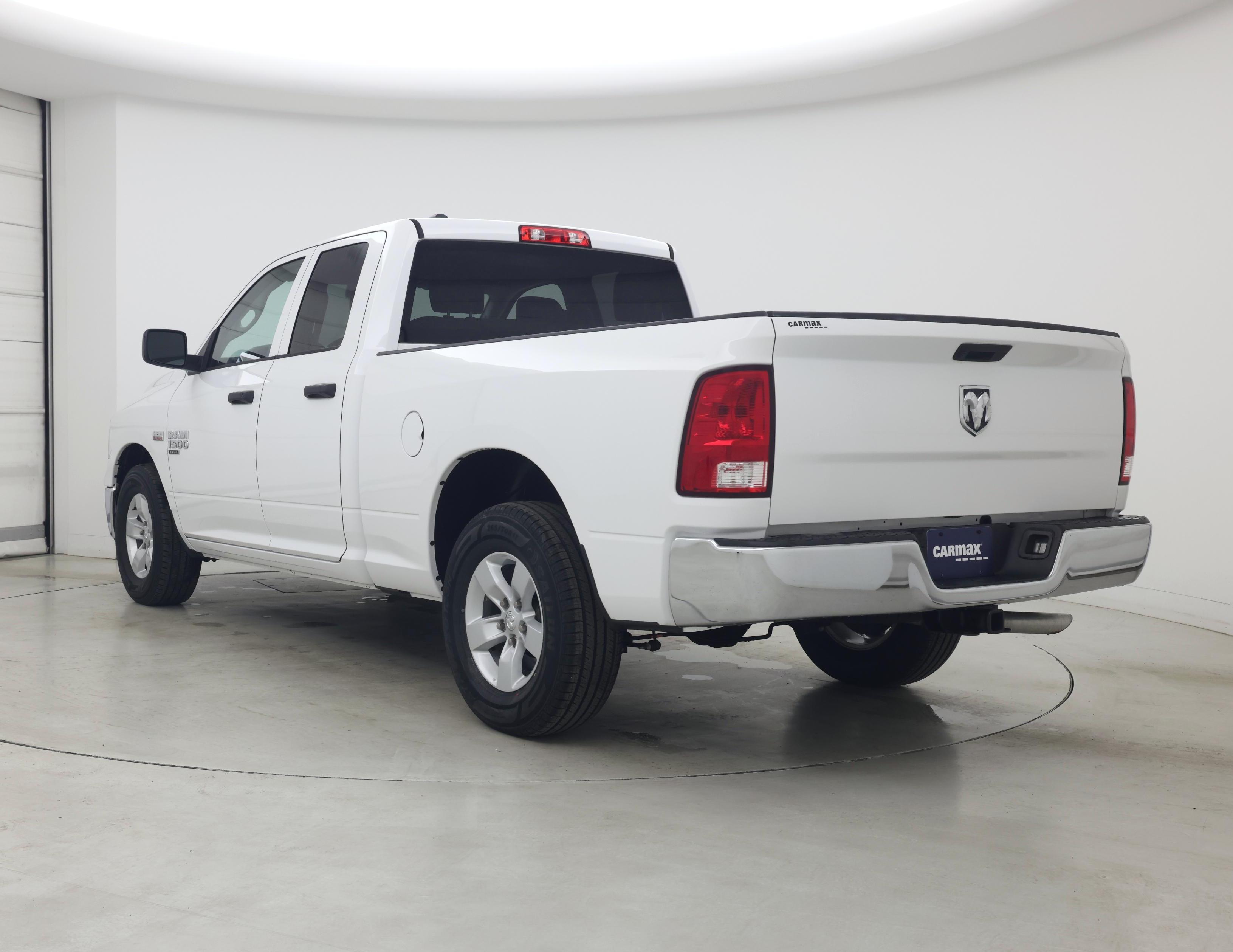 Thumbnail: 2020 RAM 1500 Classic - 2