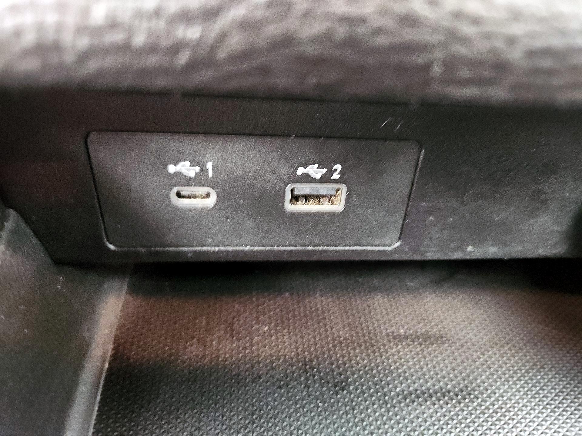 Thumbnail: 2024 Mitsubishi Outlander - 18