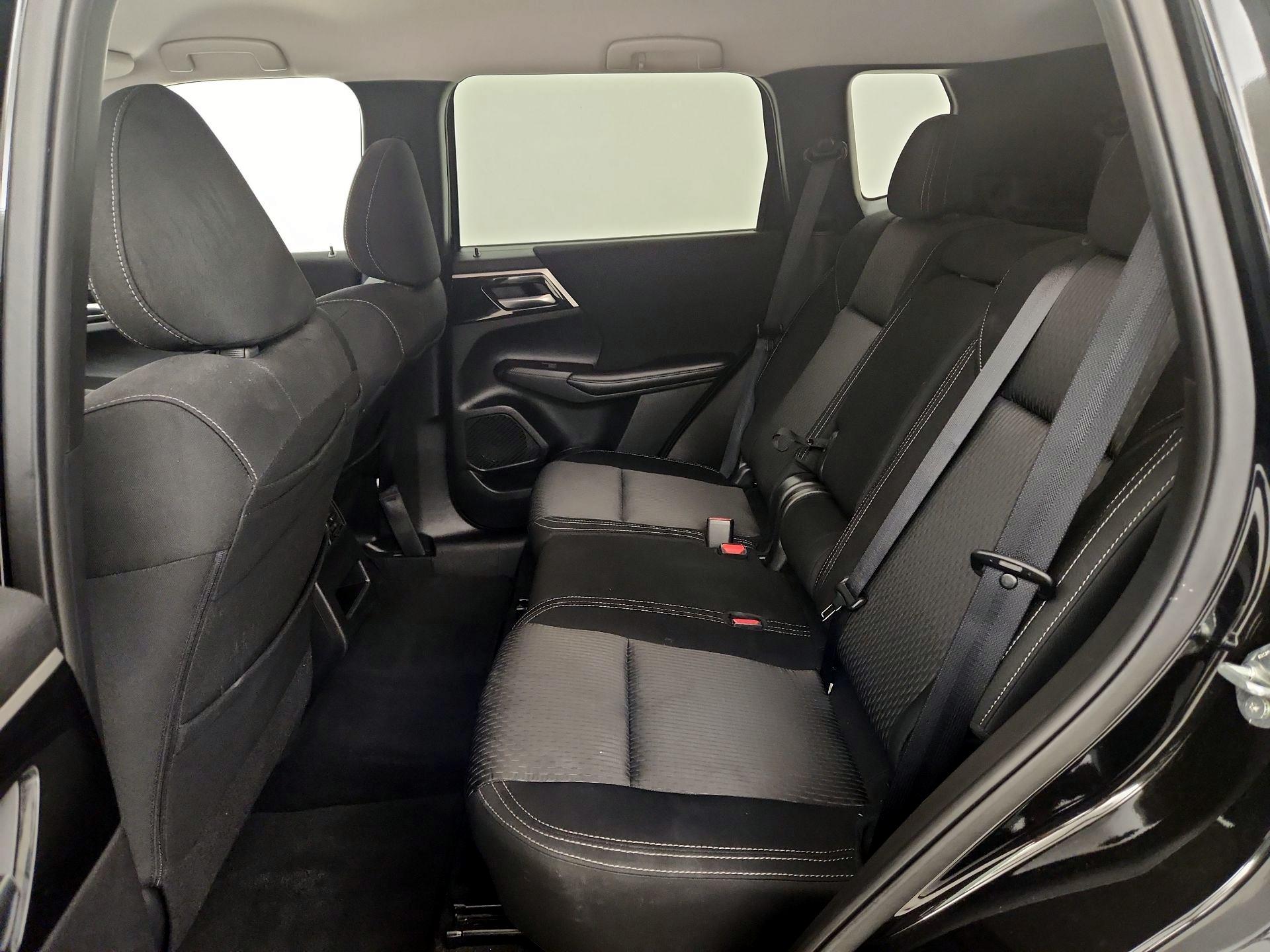 Thumbnail: 2024 Mitsubishi Outlander - 19