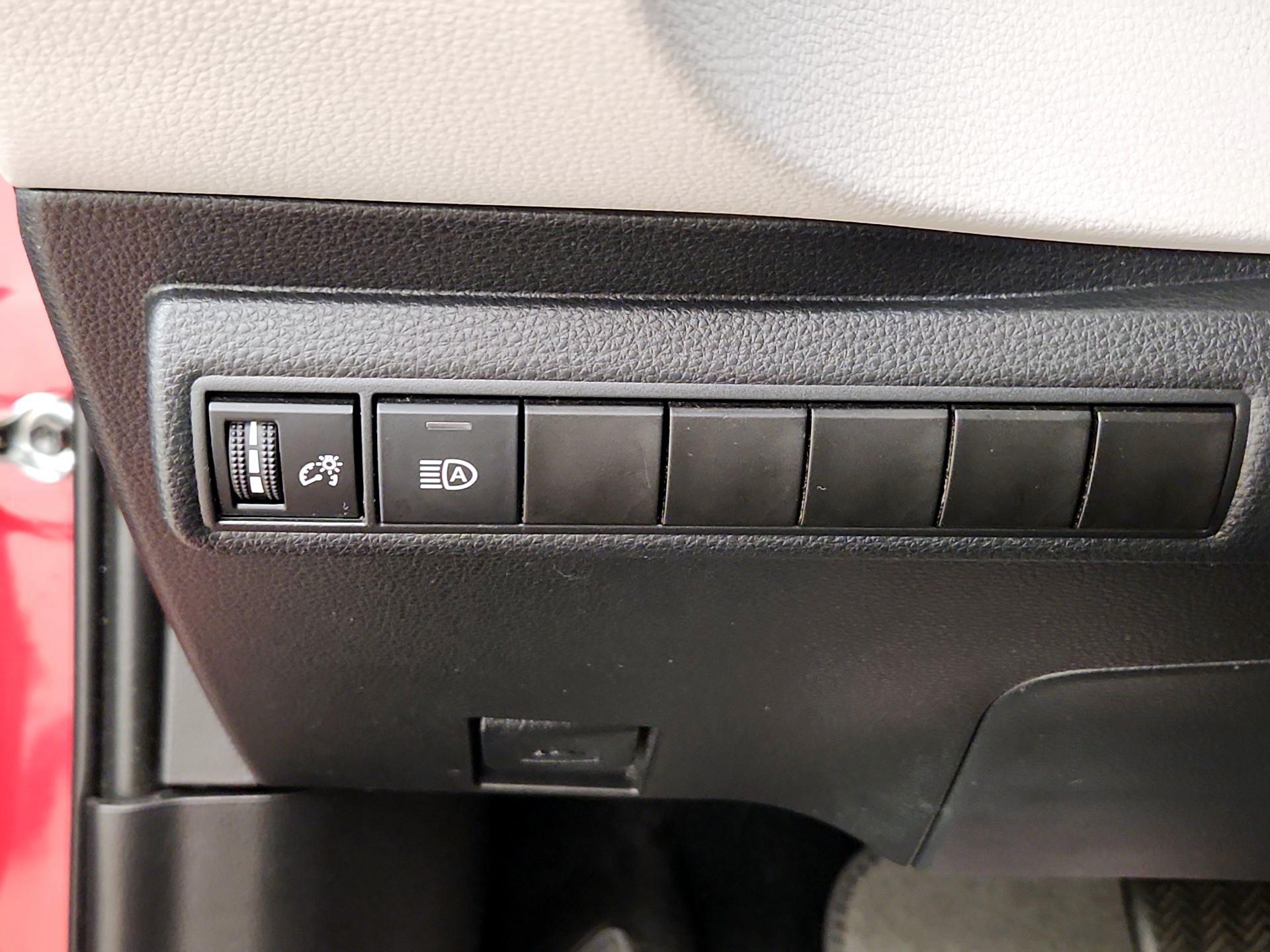 Thumbnail: 2020 Toyota Corolla - 13