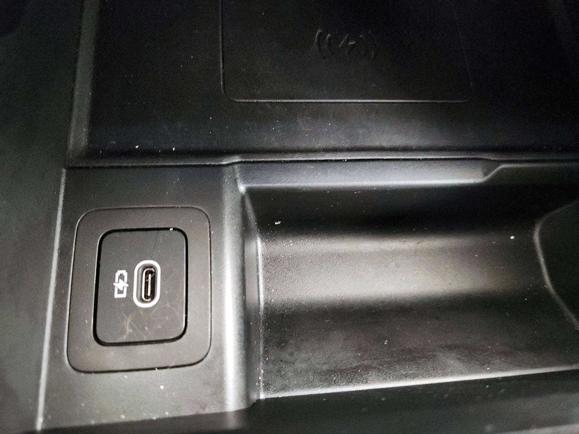 Thumbnail: 2024 Land Rover Range Rover Evoque - 19