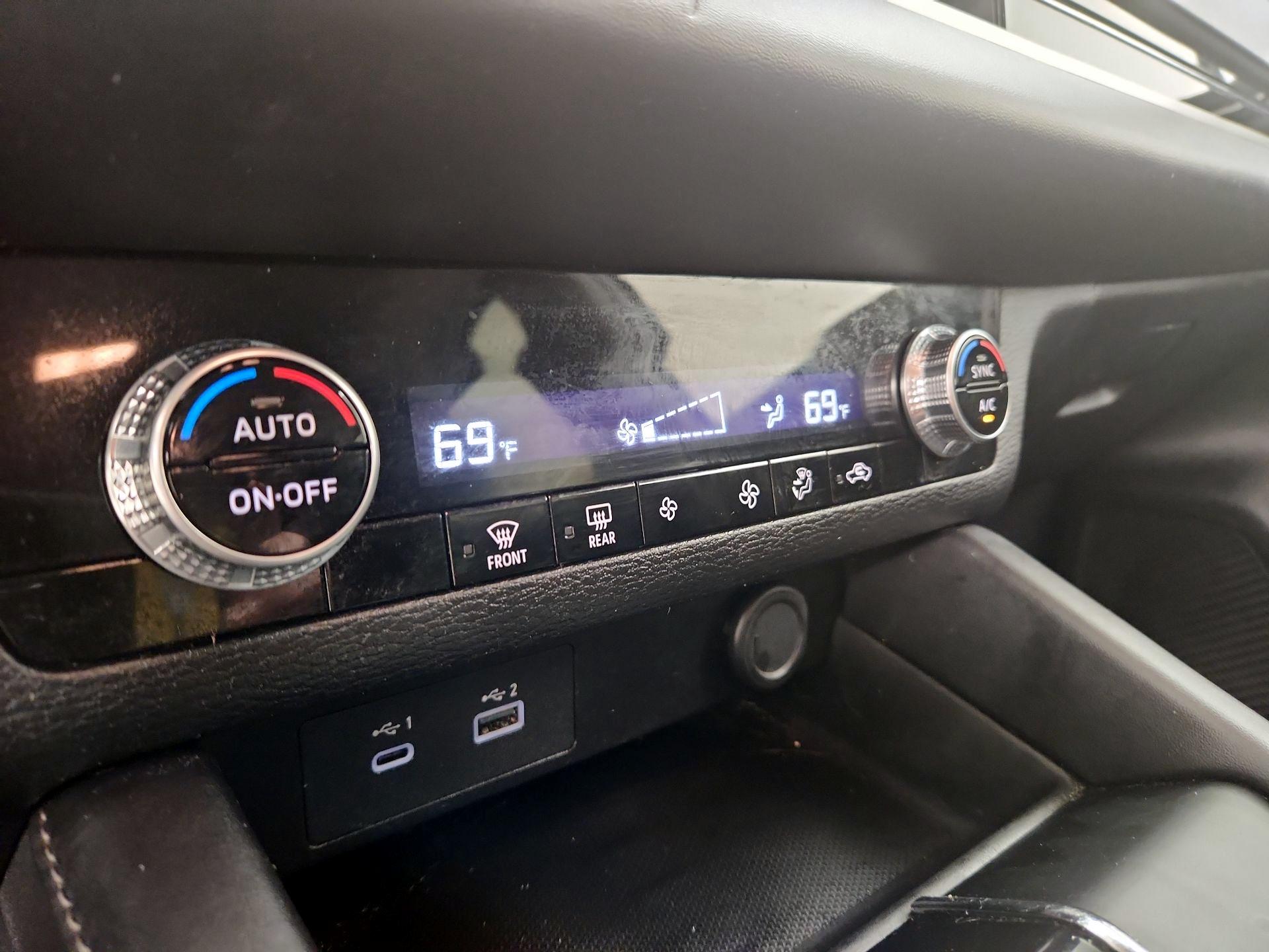 Thumbnail: 2024 Mitsubishi Outlander - 14