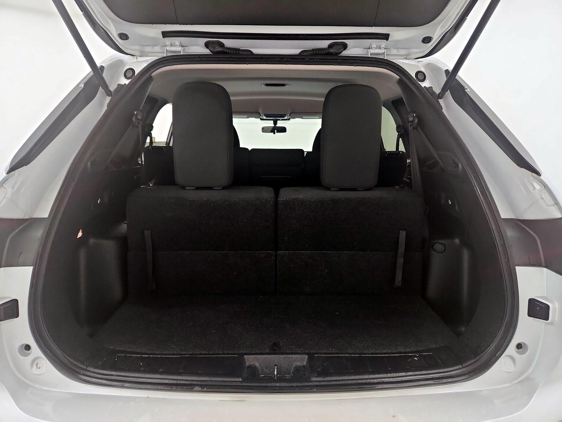 Thumbnail: 2024 Mitsubishi Outlander - 19