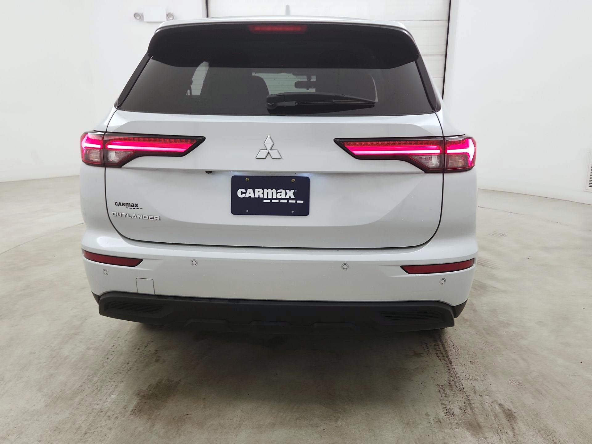 Thumbnail: 2024 Mitsubishi Outlander - 6