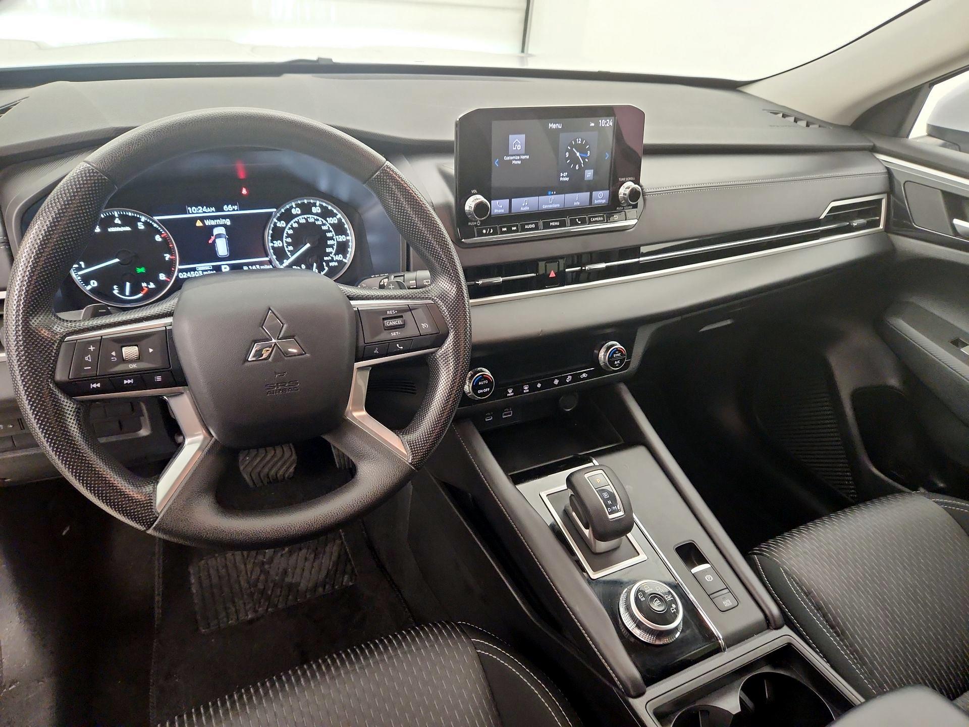 Thumbnail: 2024 Mitsubishi Outlander - 8