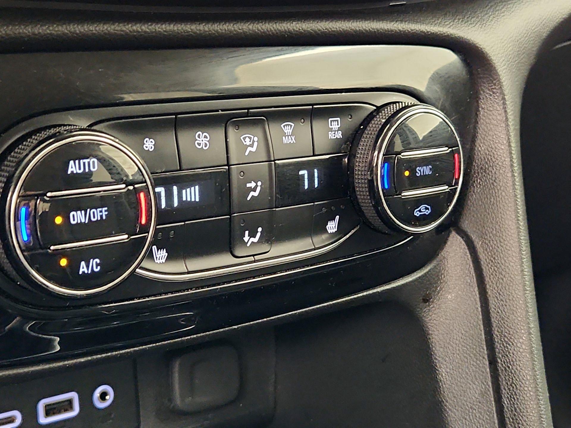 Thumbnail: 2021 Buick Encore GX - 16