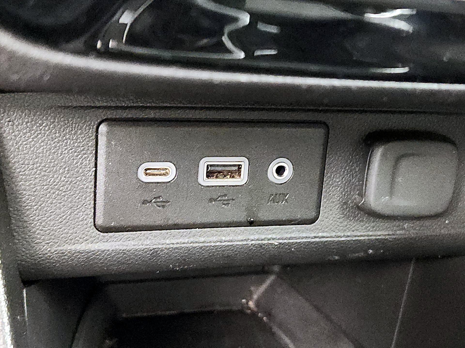 Thumbnail: 2021 Buick Encore GX - 18