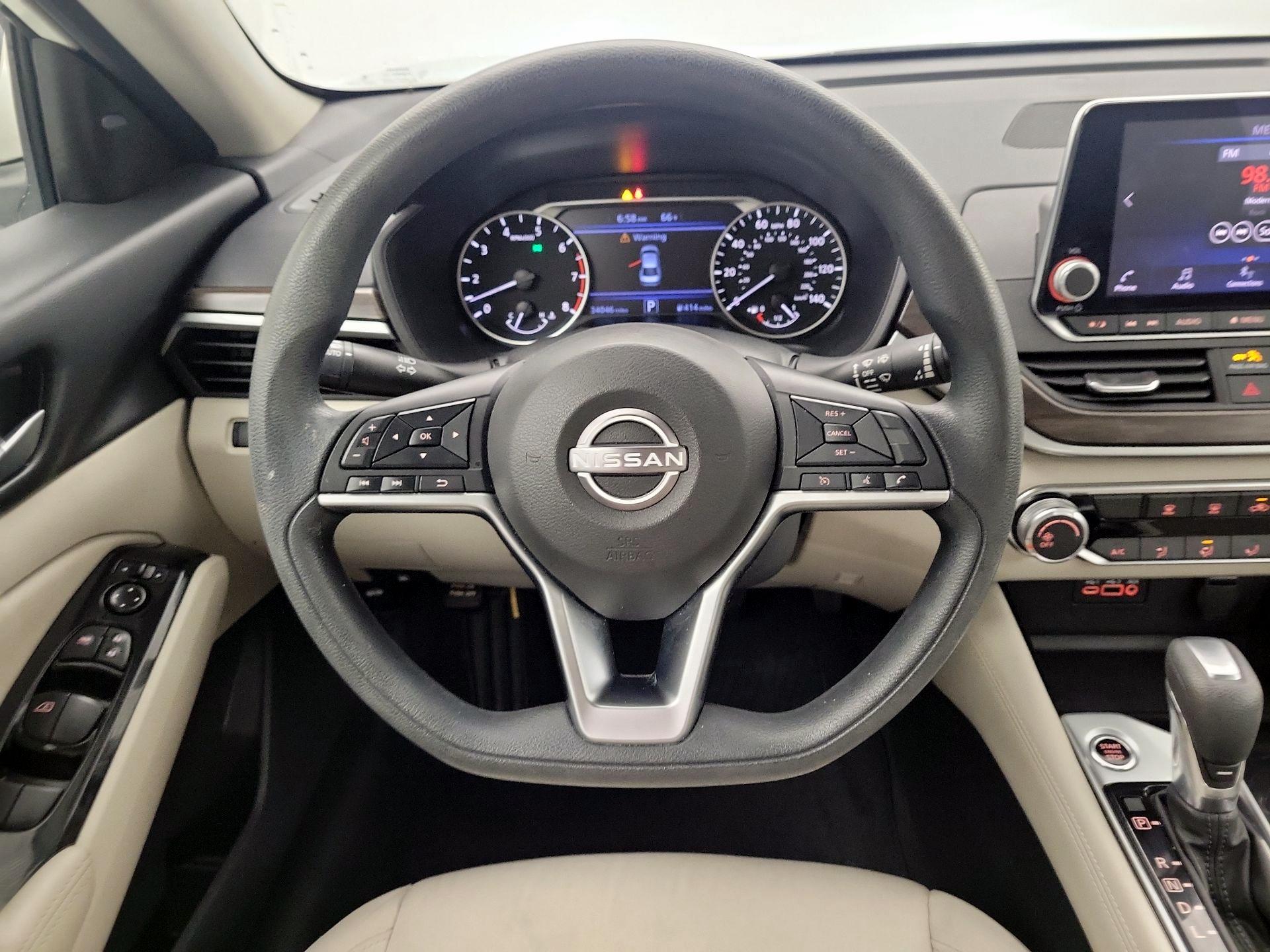 Thumbnail: 2023 Nissan Altima - 10