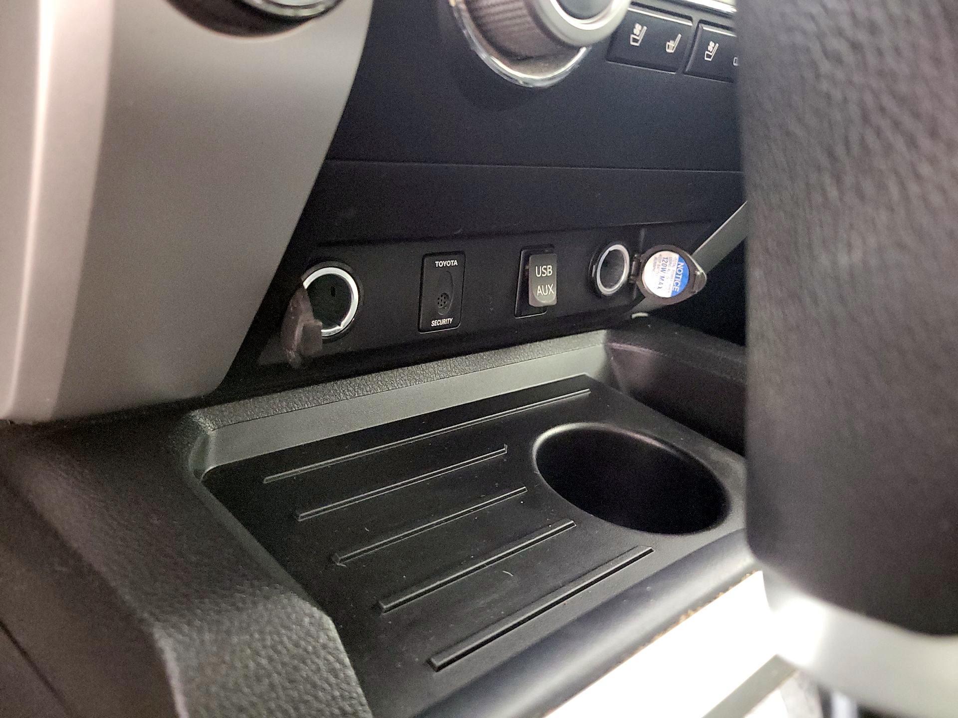 Thumbnail: 2015 Toyota Tundra - 19