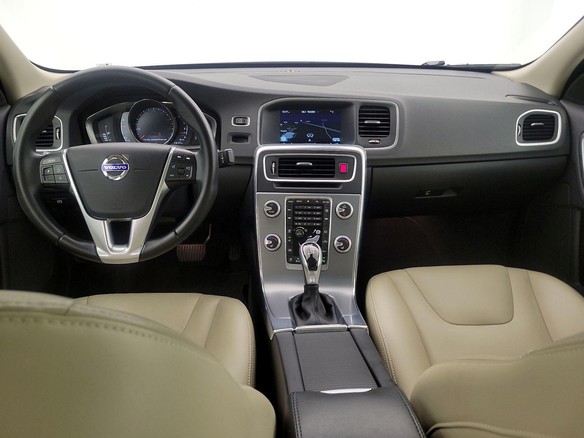 Thumbnail: 2017 Volvo S60 - 9