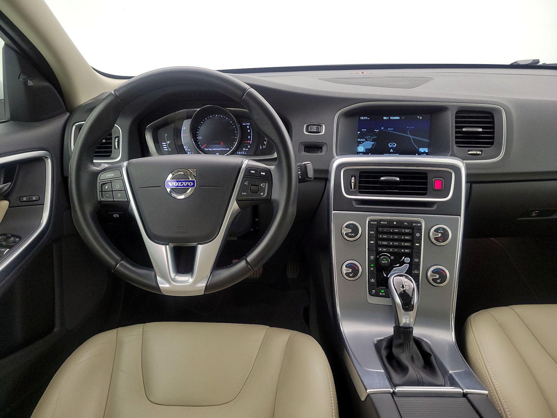 Thumbnail: 2017 Volvo S60 - 10