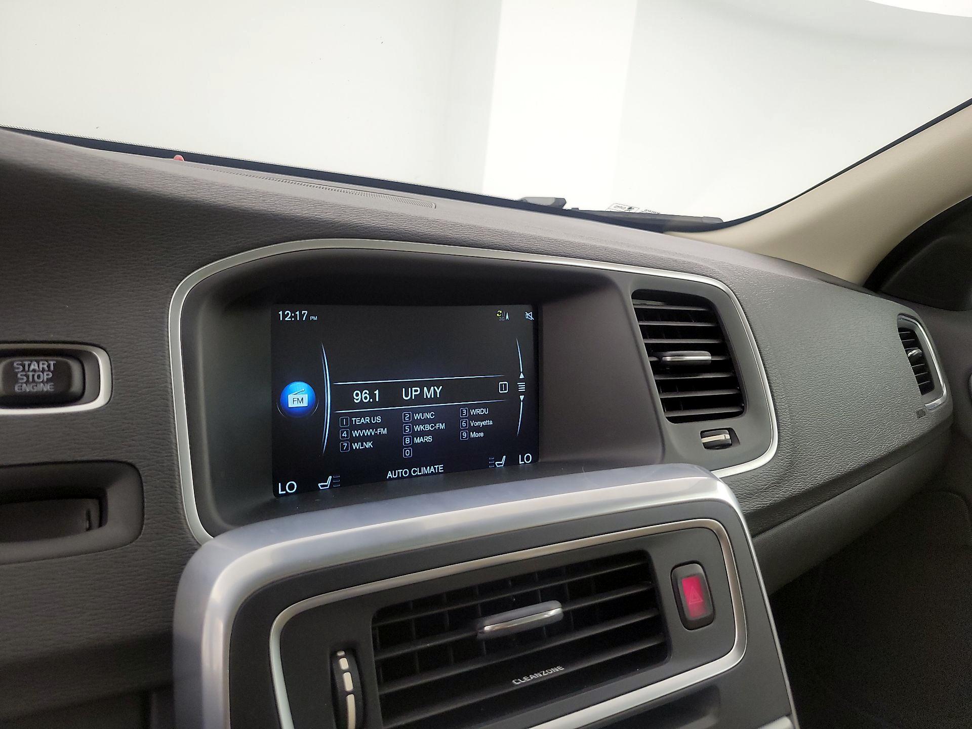 Thumbnail: 2017 Volvo S60 - 16