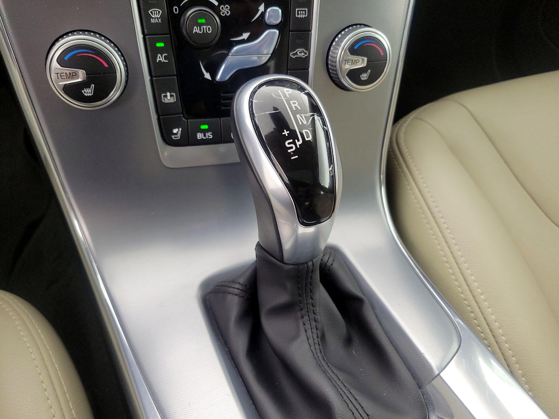 Thumbnail: 2017 Volvo S60 - 18