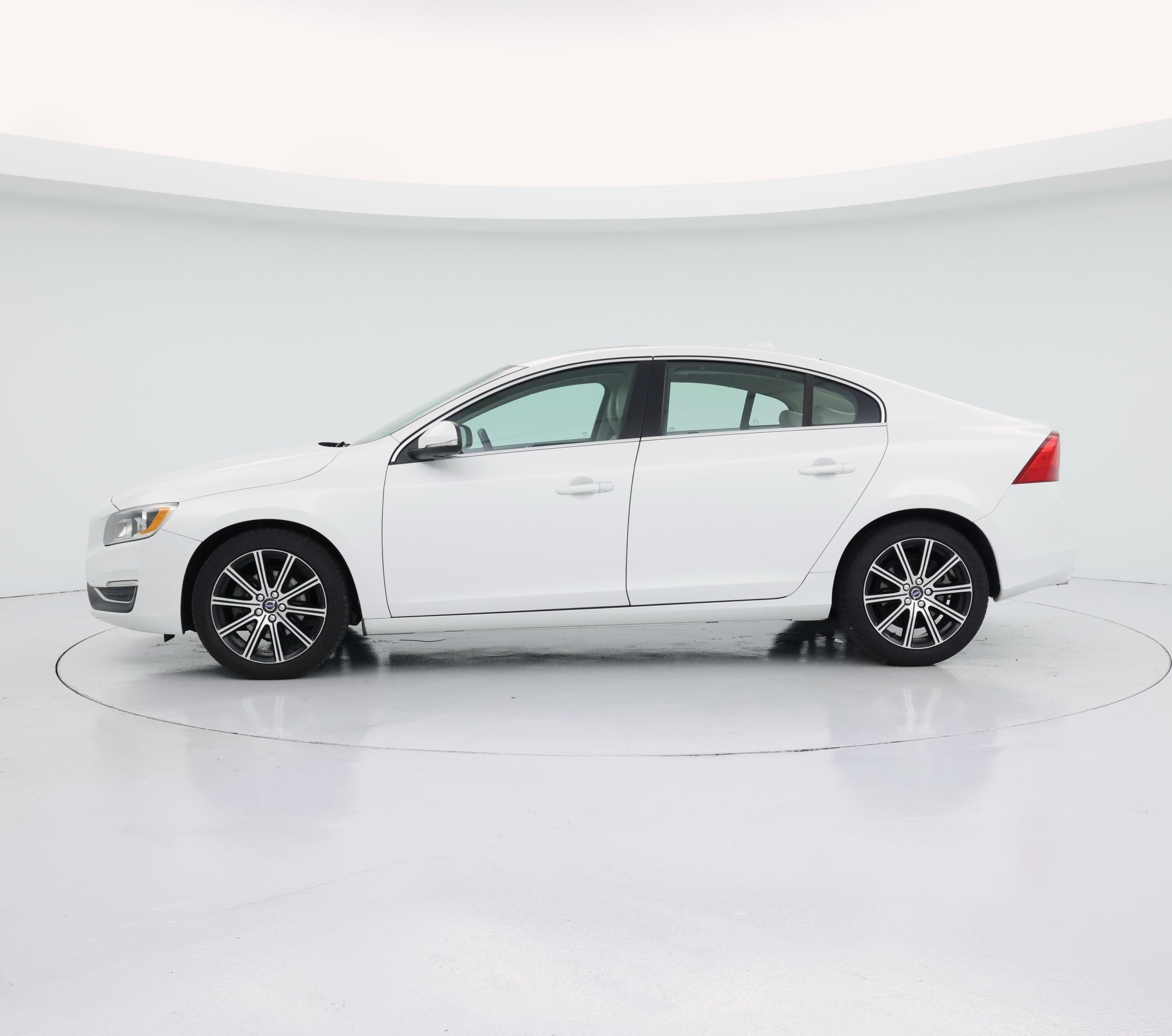 Thumbnail: 2017 Volvo S60 - 3