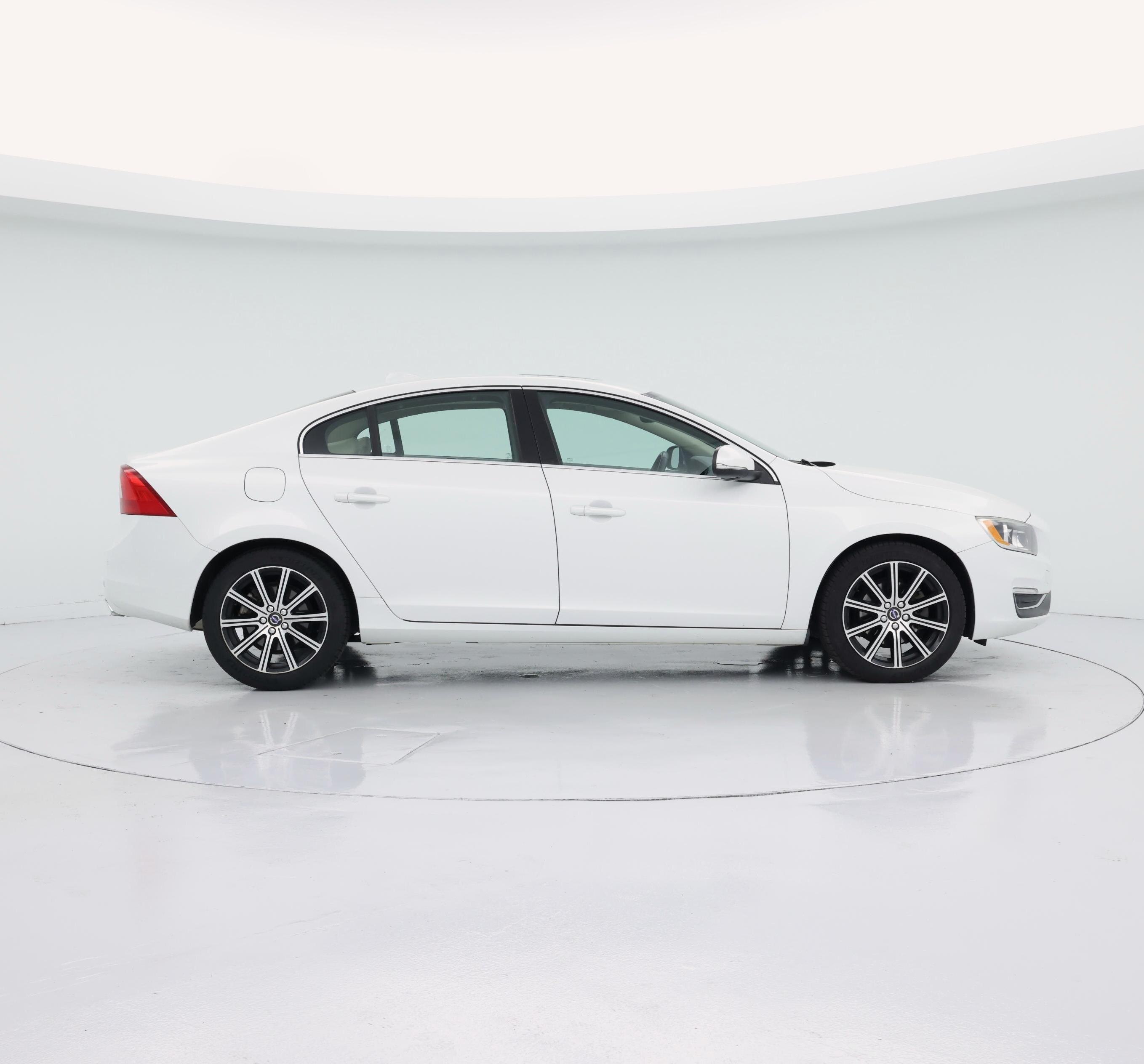 Thumbnail: 2017 Volvo S60 - 7