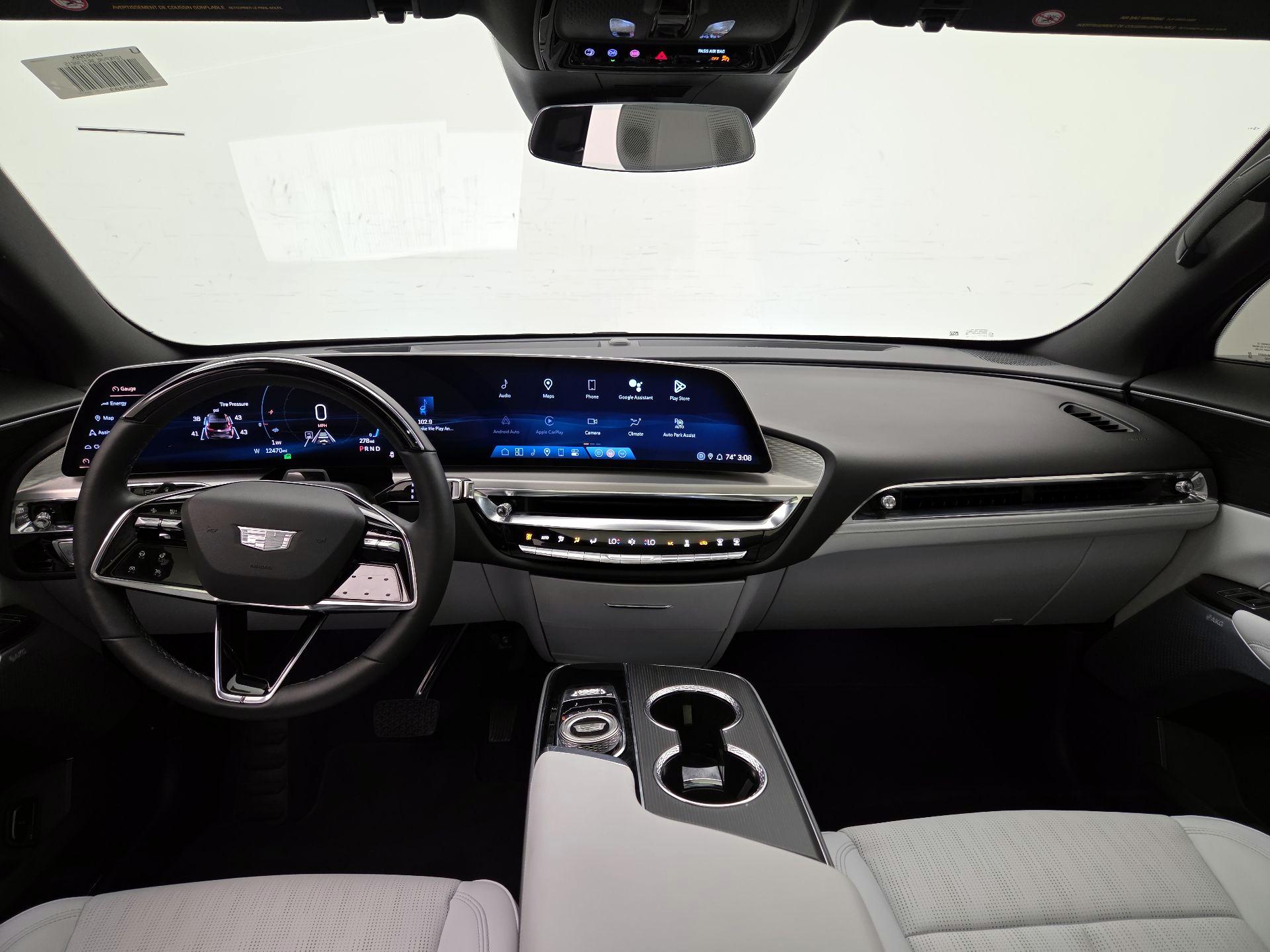 Thumbnail: 2024 Cadillac Lyriq - 9