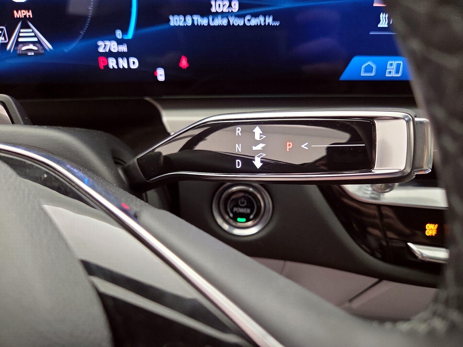 Thumbnail: 2024 Cadillac Lyriq - 17