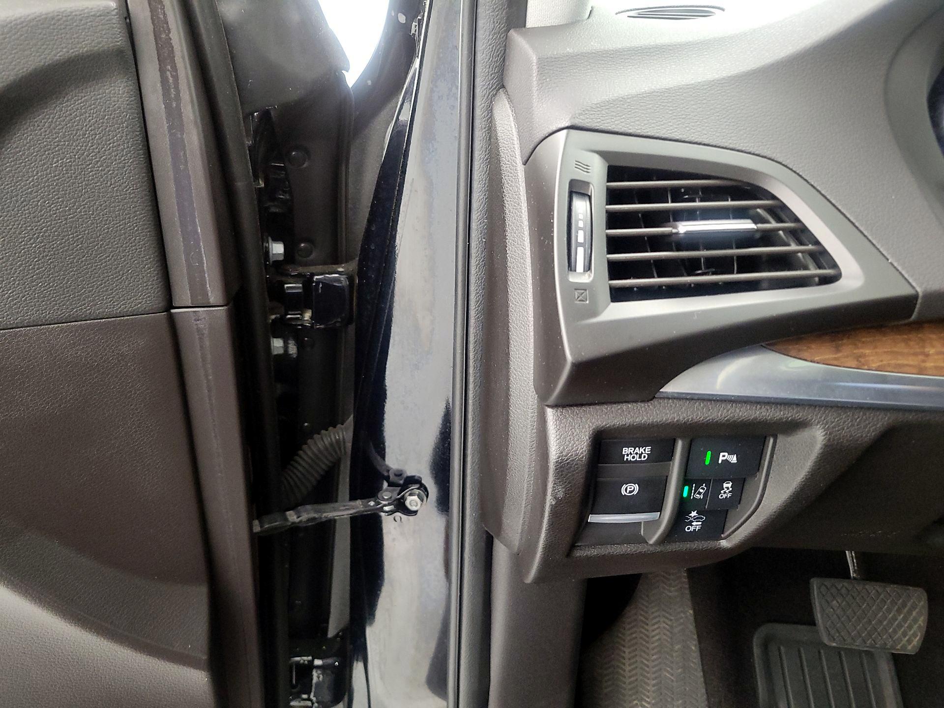 Thumbnail: 2020 Acura MDX - 13