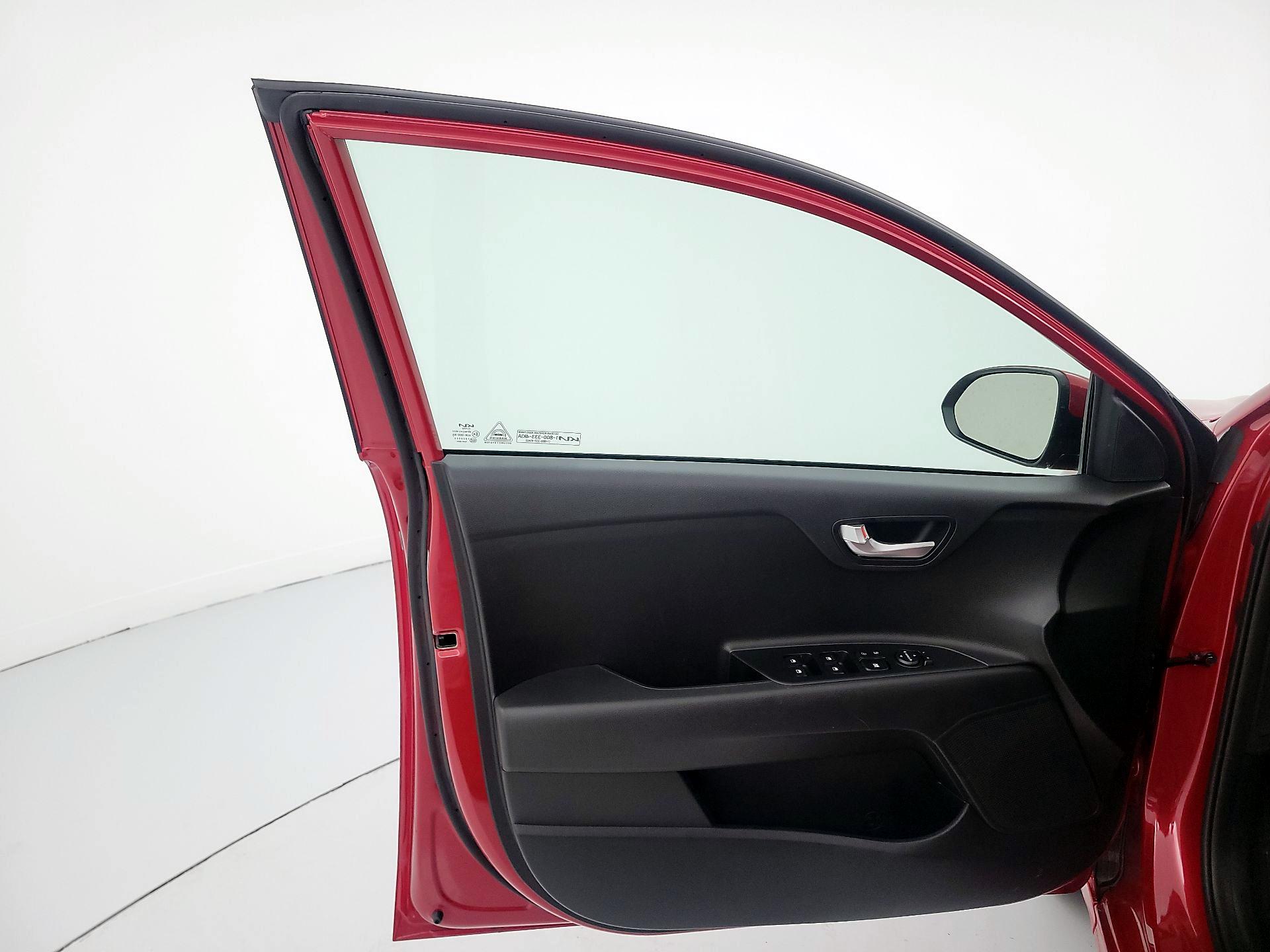 Thumbnail: 2023 Kia Rio - 12