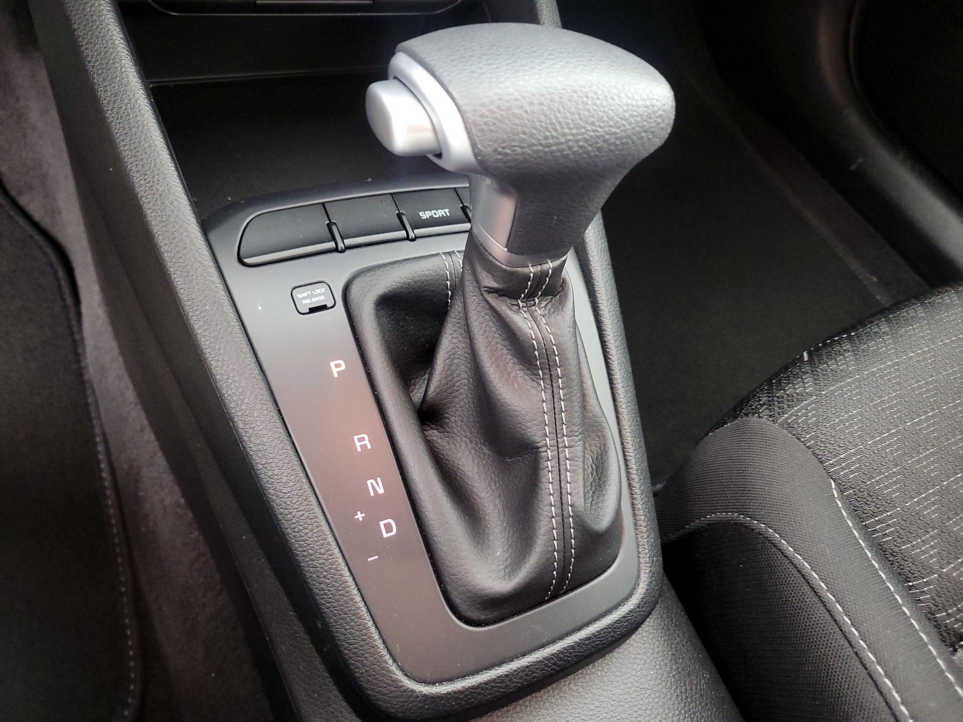 Thumbnail: 2023 Kia Rio - 17