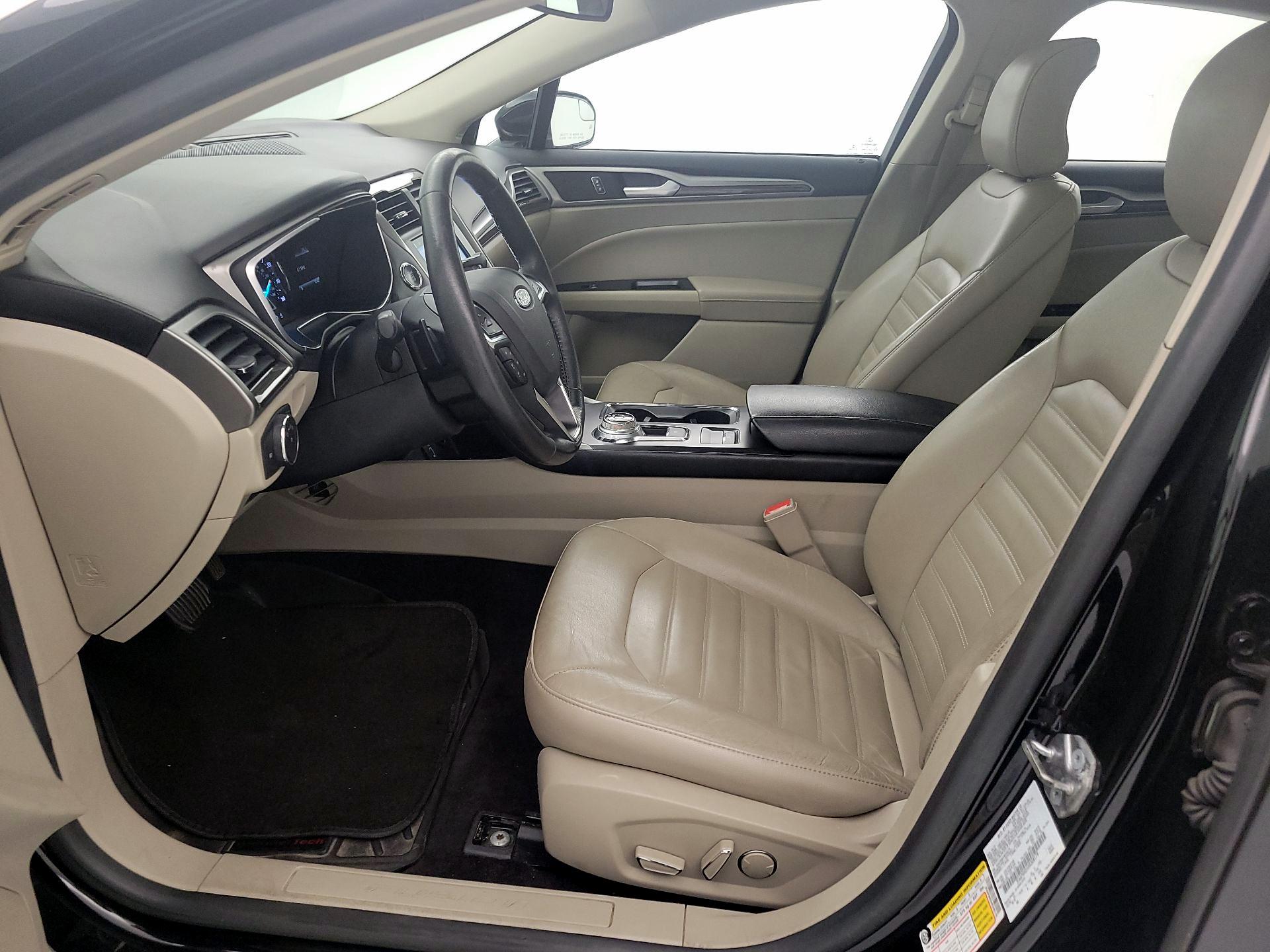 Thumbnail: 2017 Ford Fusion - 11