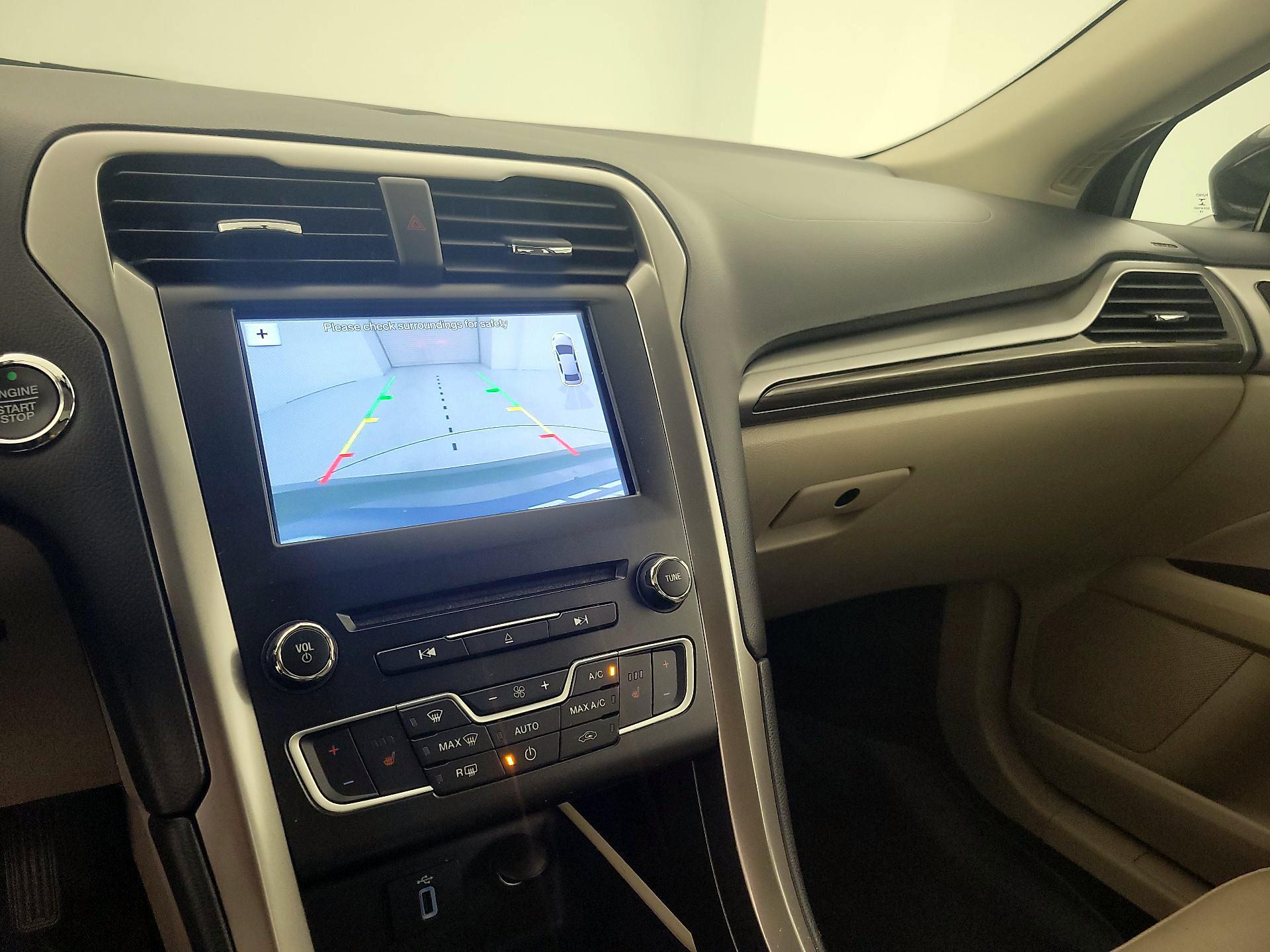 Thumbnail: 2017 Ford Fusion - 14