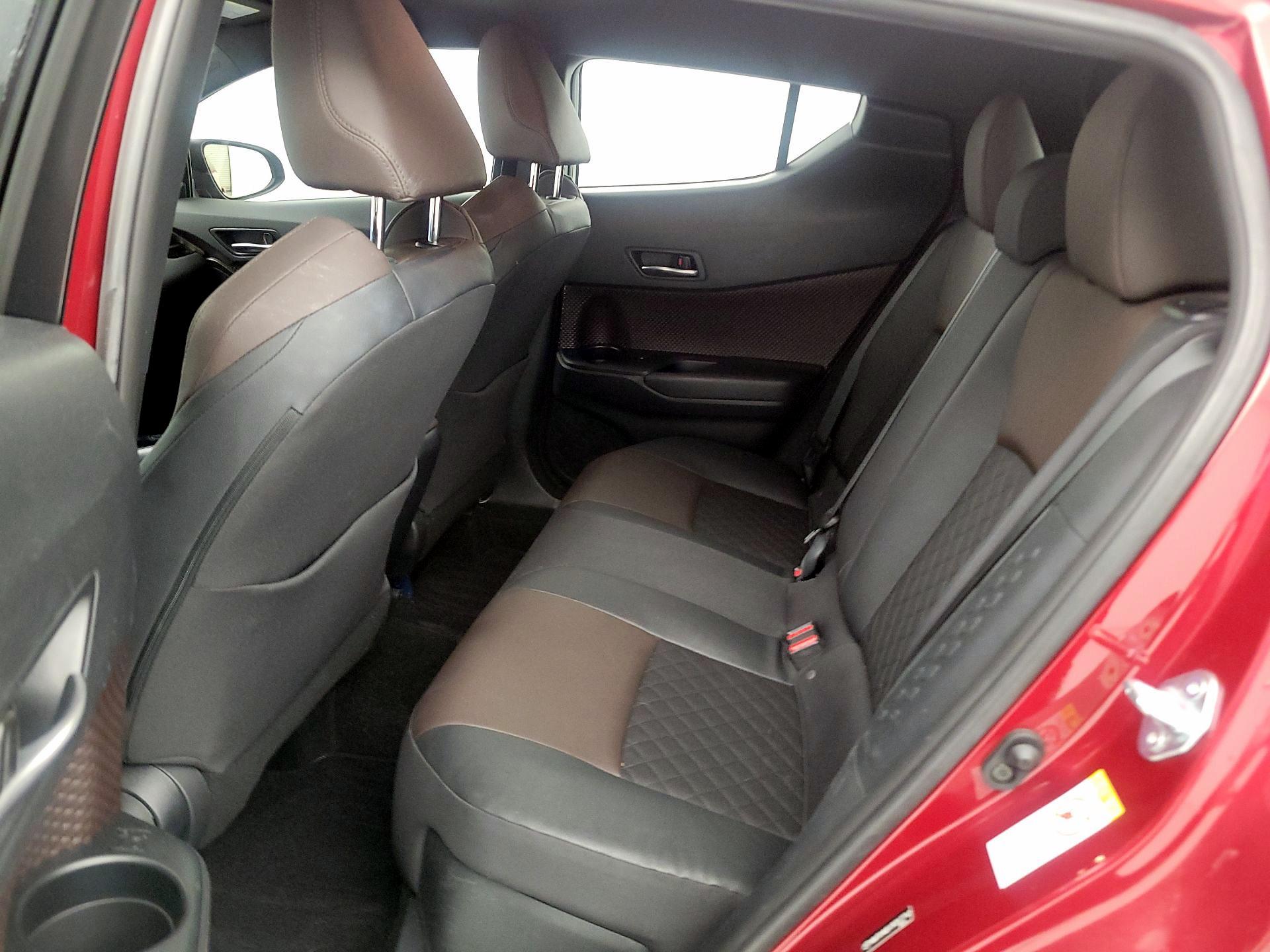 Thumbnail: 2019 Toyota C-HR - 19