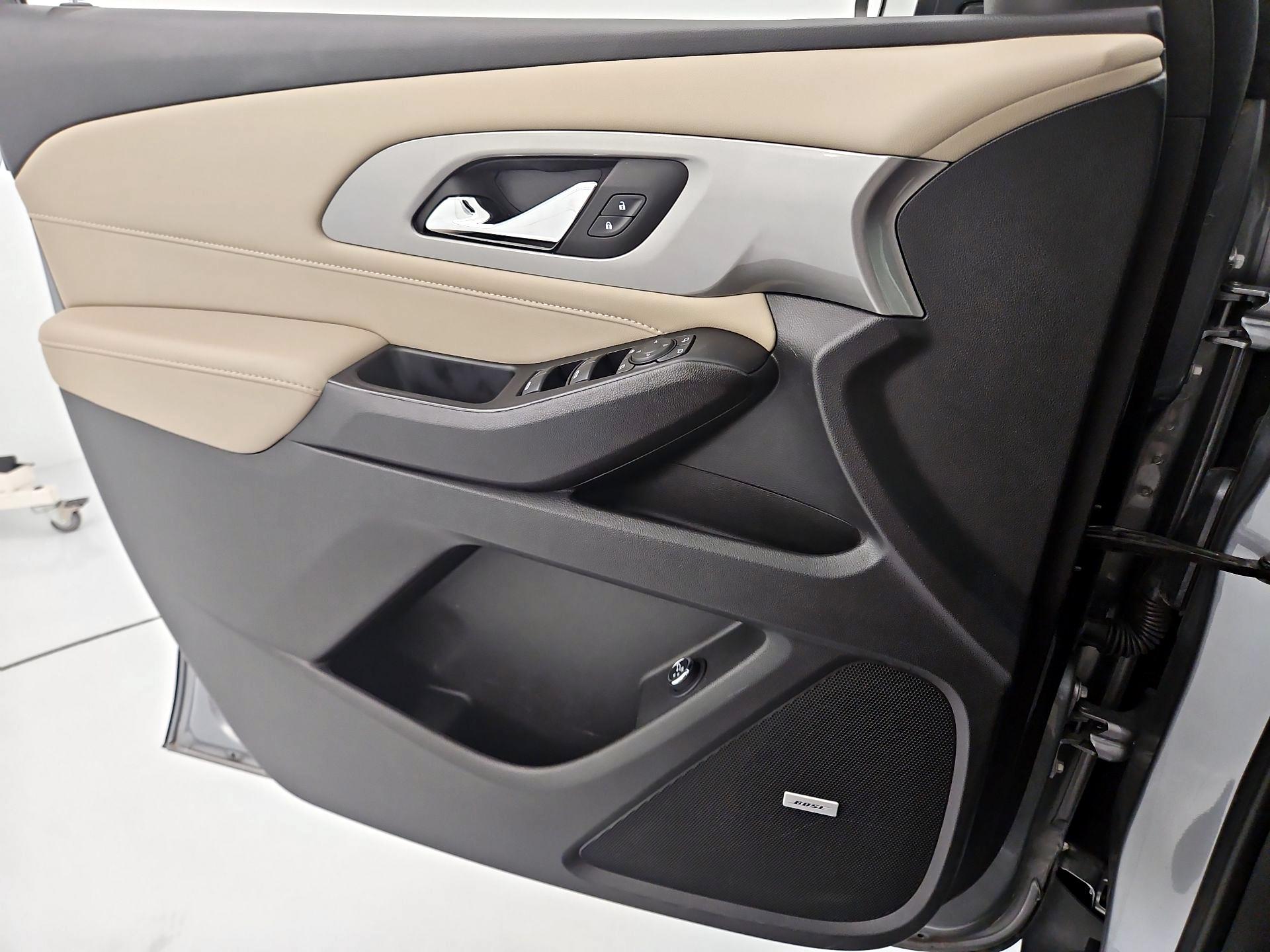 Thumbnail: 2023 Chevrolet Traverse - 12