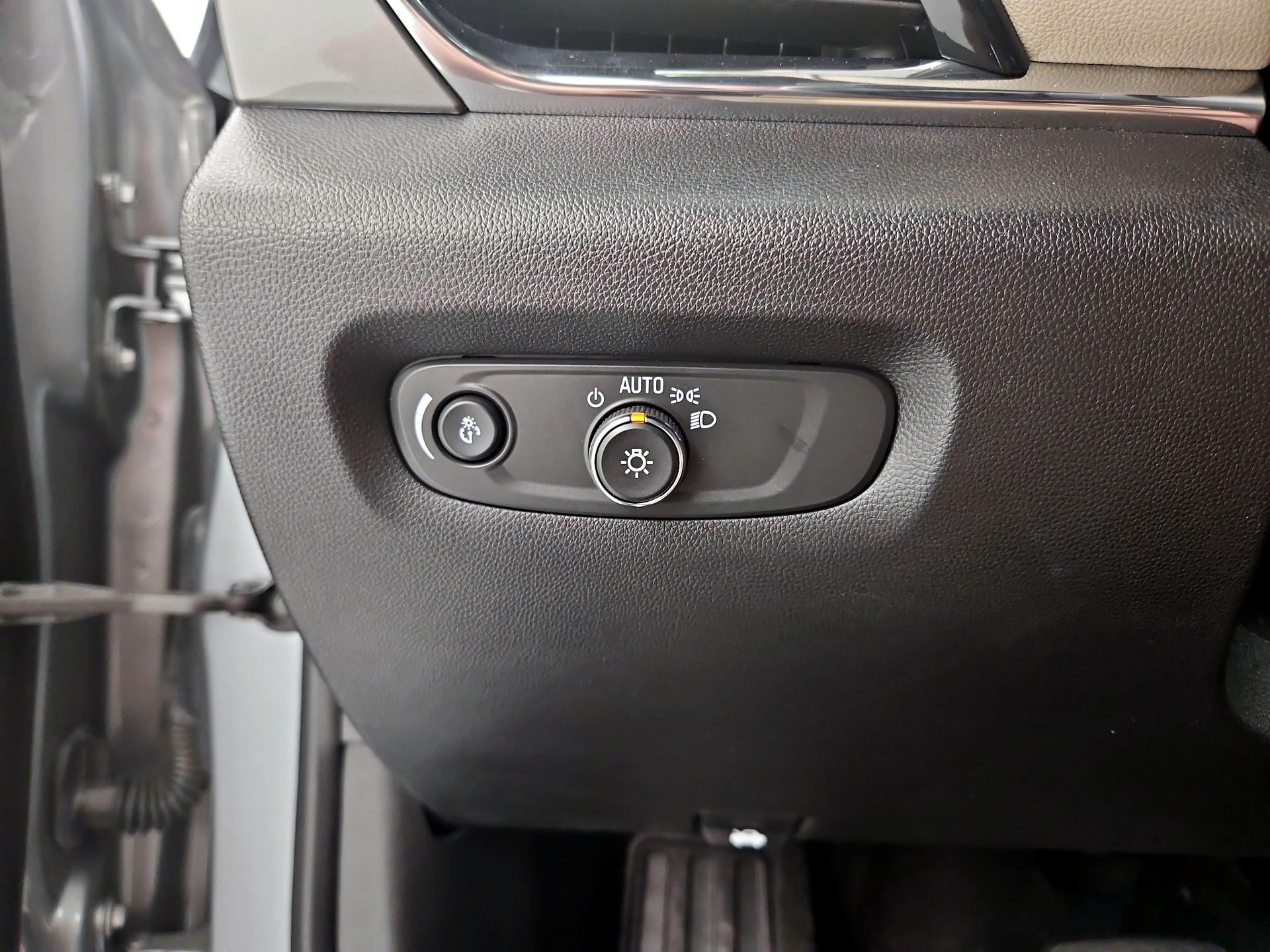 Thumbnail: 2023 Chevrolet Traverse - 13