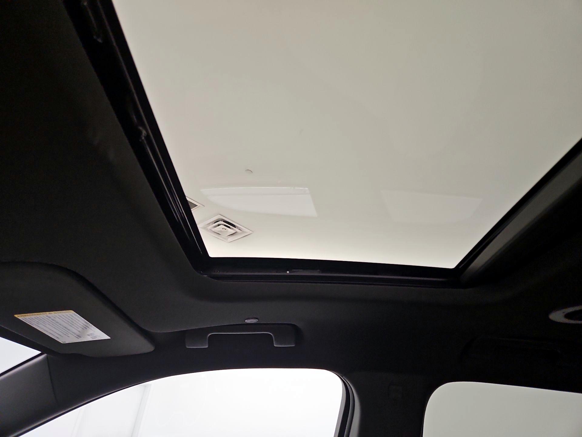 Thumbnail: 2023 Chevrolet Traverse - 19