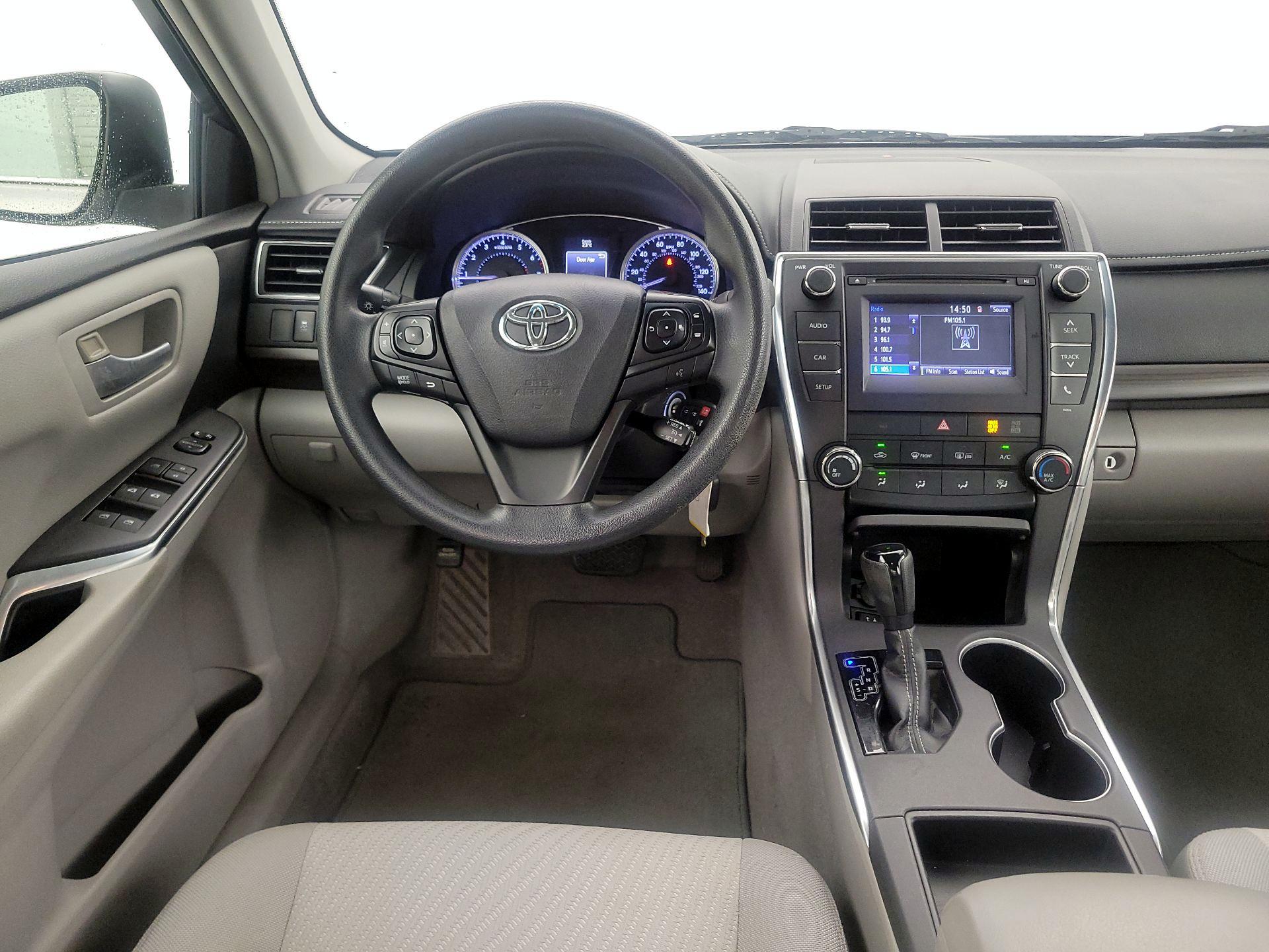 Thumbnail: 2016 Toyota Camry - 10