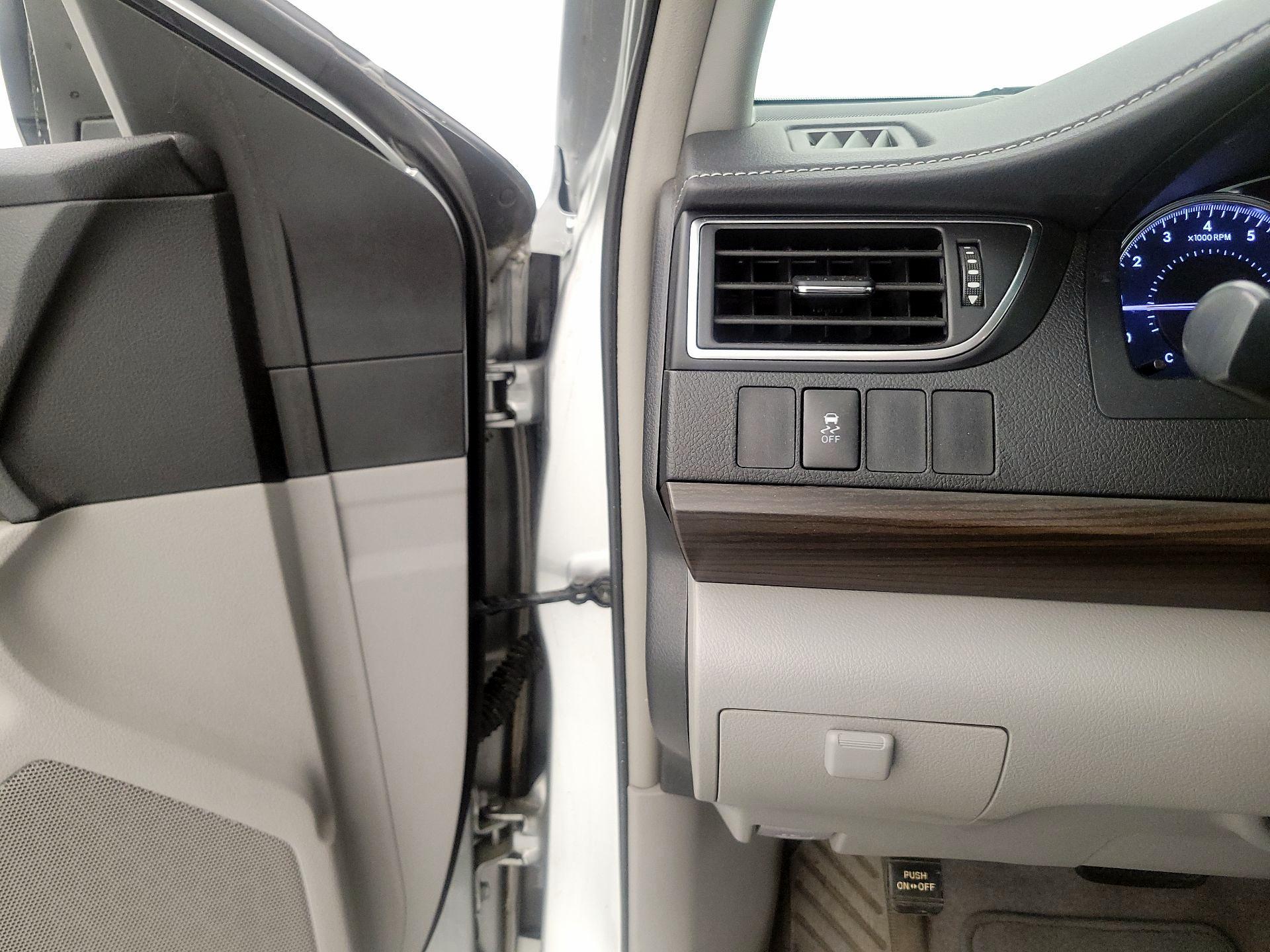 Thumbnail: 2016 Toyota Camry - 13